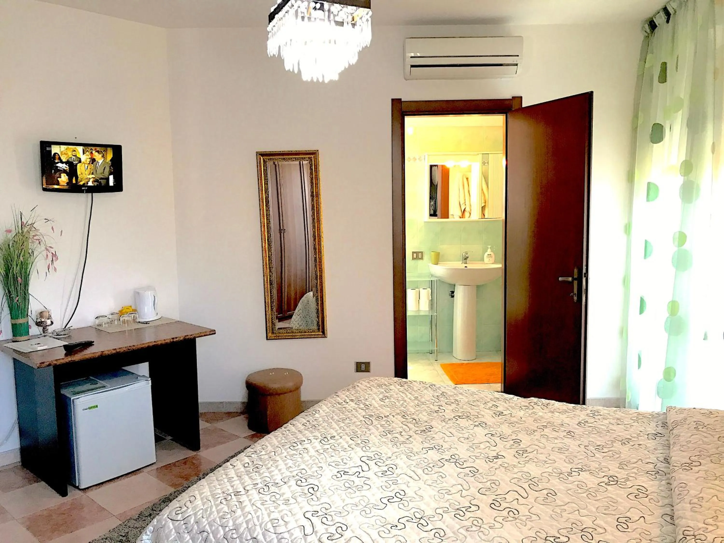 Photo of the whole room, Bed in Magralù 2 B&B