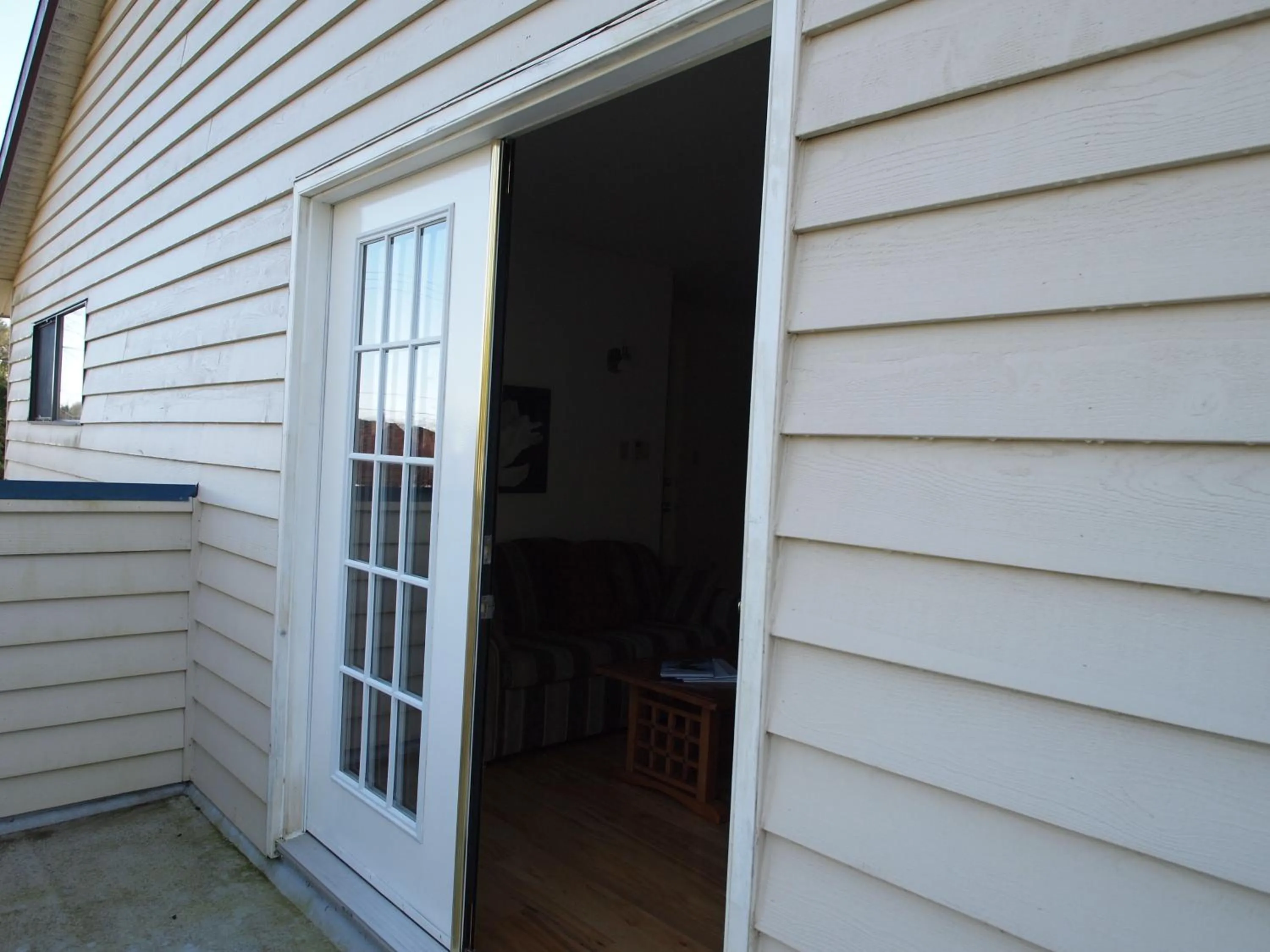 Facade/entrance in Whale's Tail Guest Suites