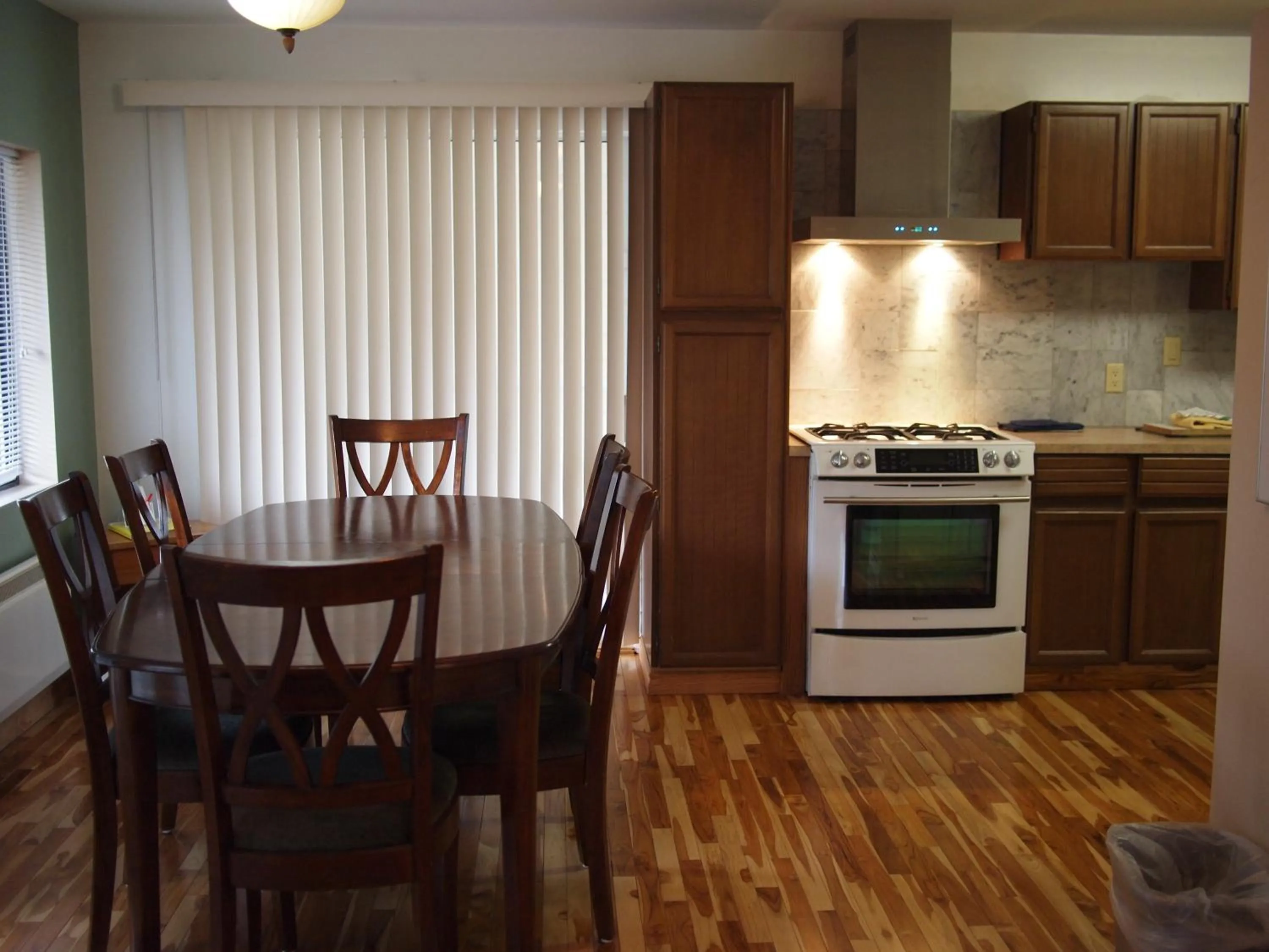 Kitchen or kitchenette in Whale's Tail Guest Suites