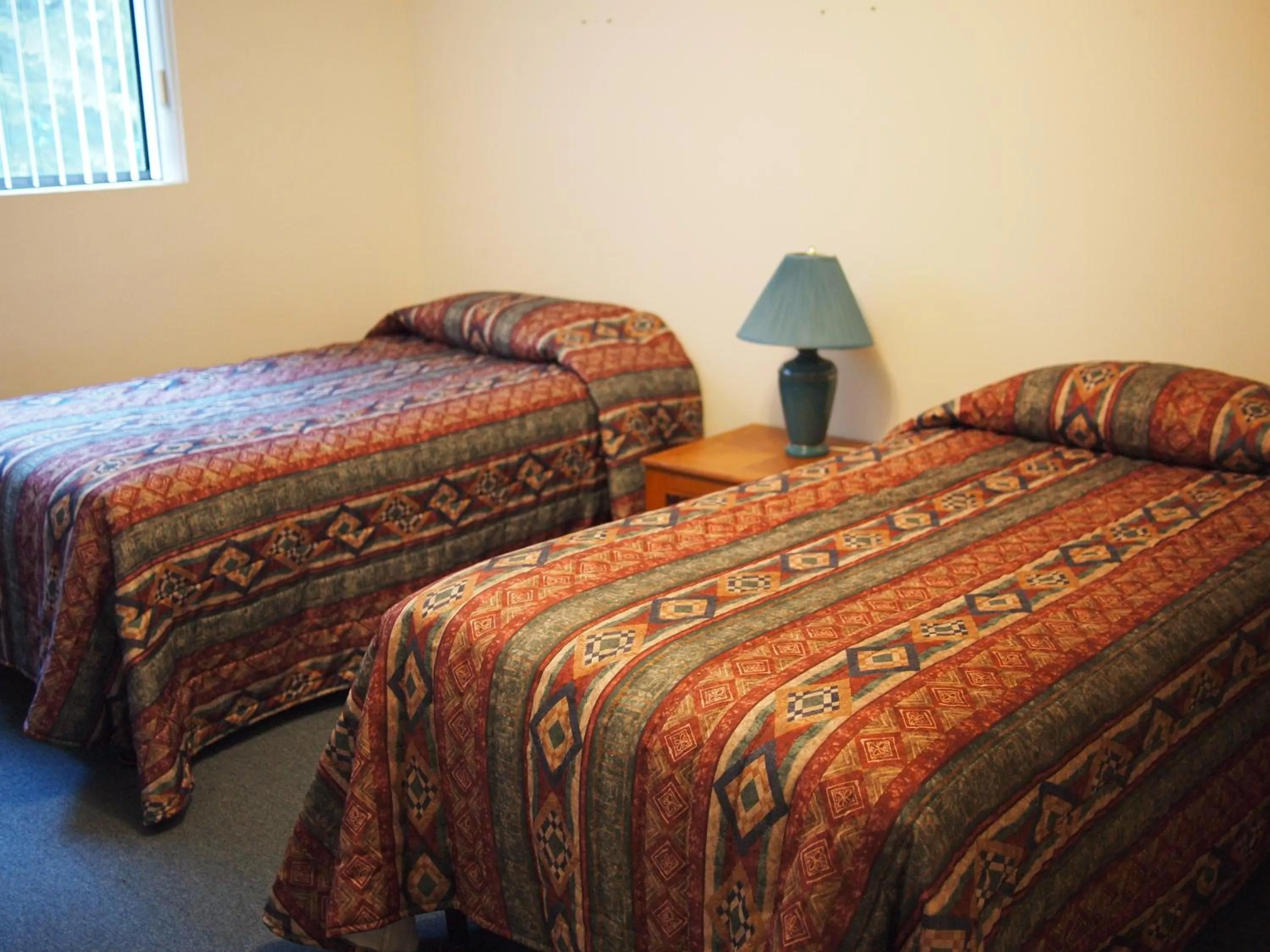 Bedroom, Bed in Whale's Tail Guest Suites