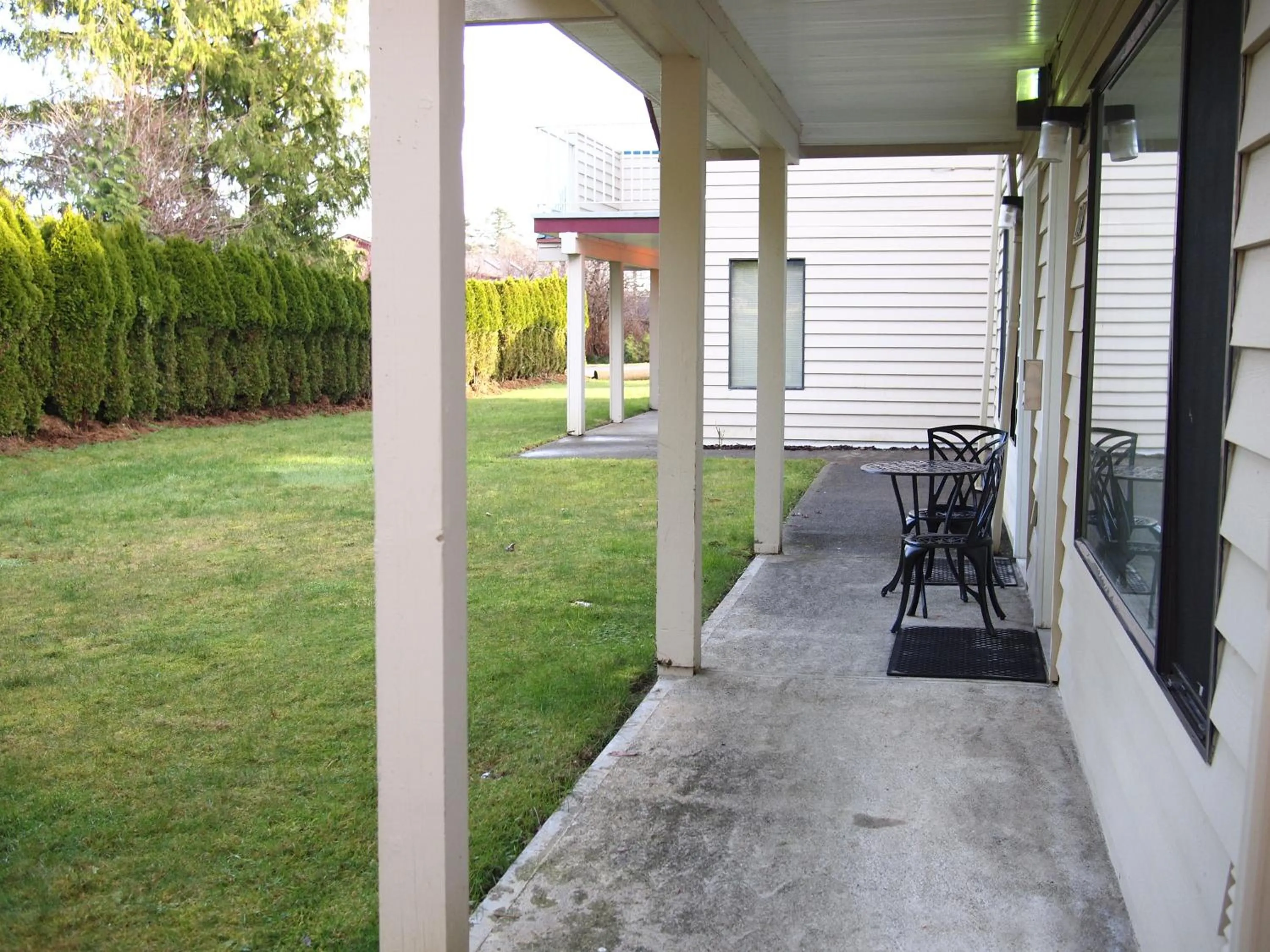 Garden view in Whale's Tail Guest Suites