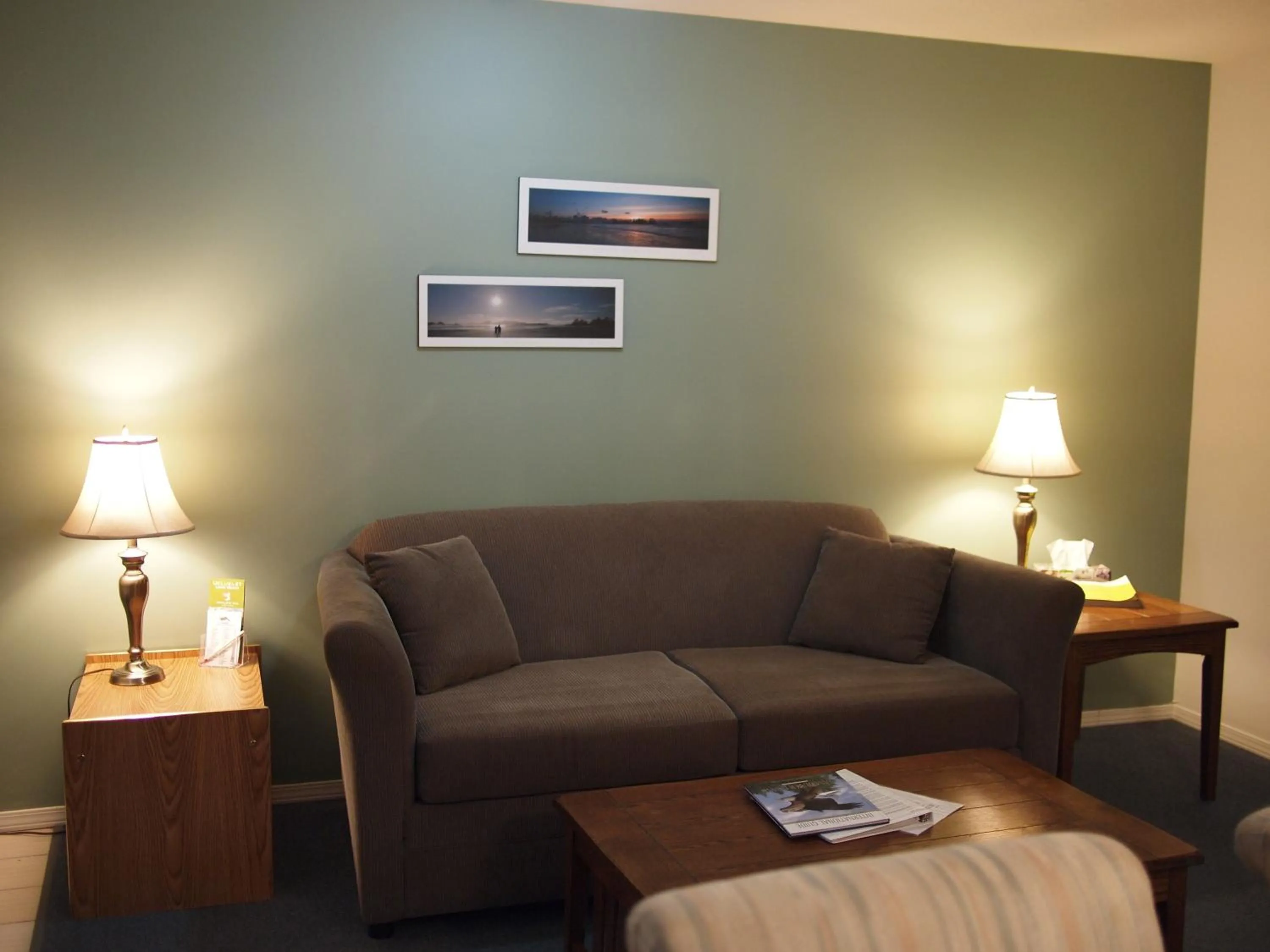Living room in Whale's Tail Guest Suites