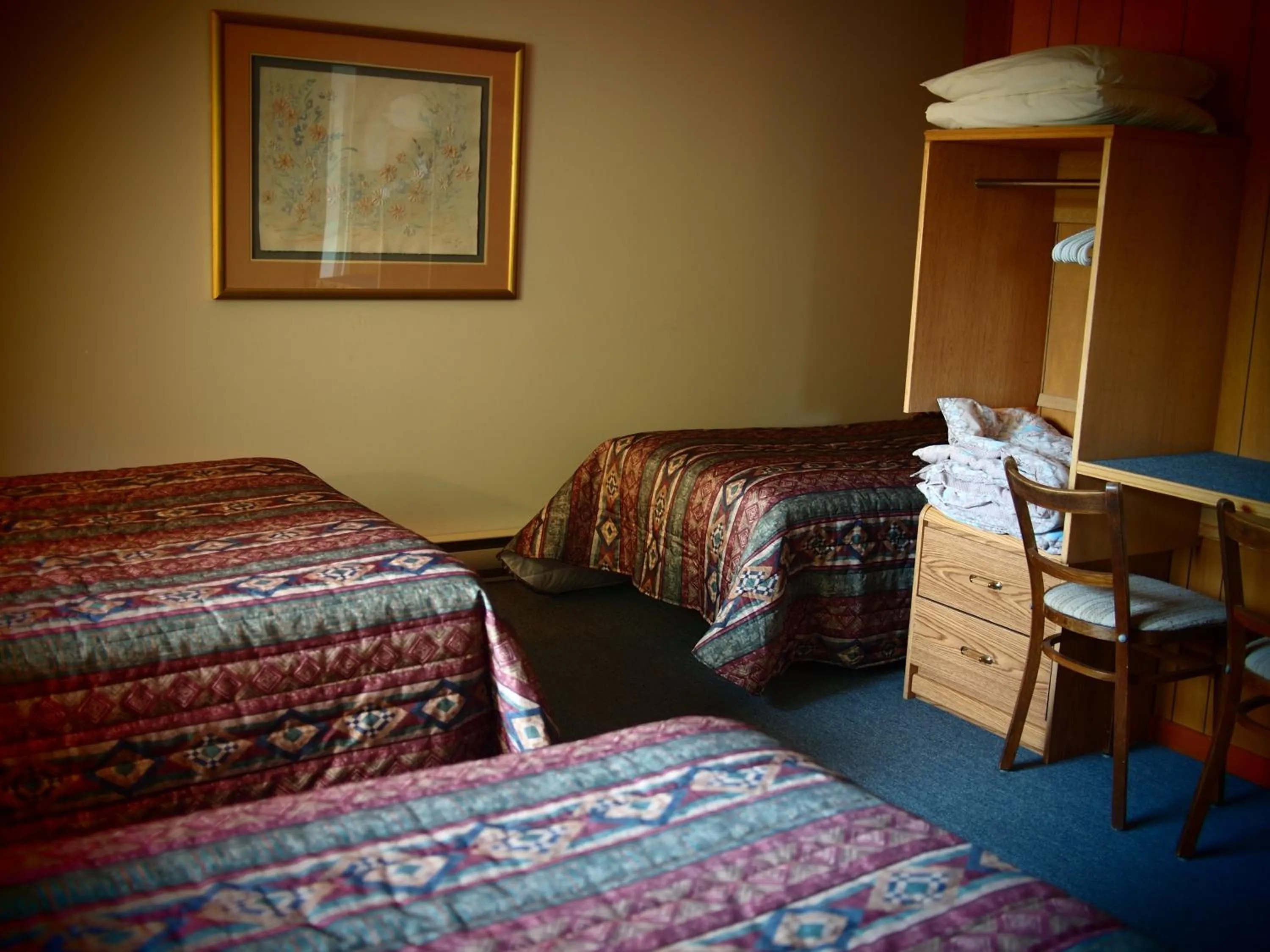 Bedroom, Bed in Whale's Tail Guest Suites