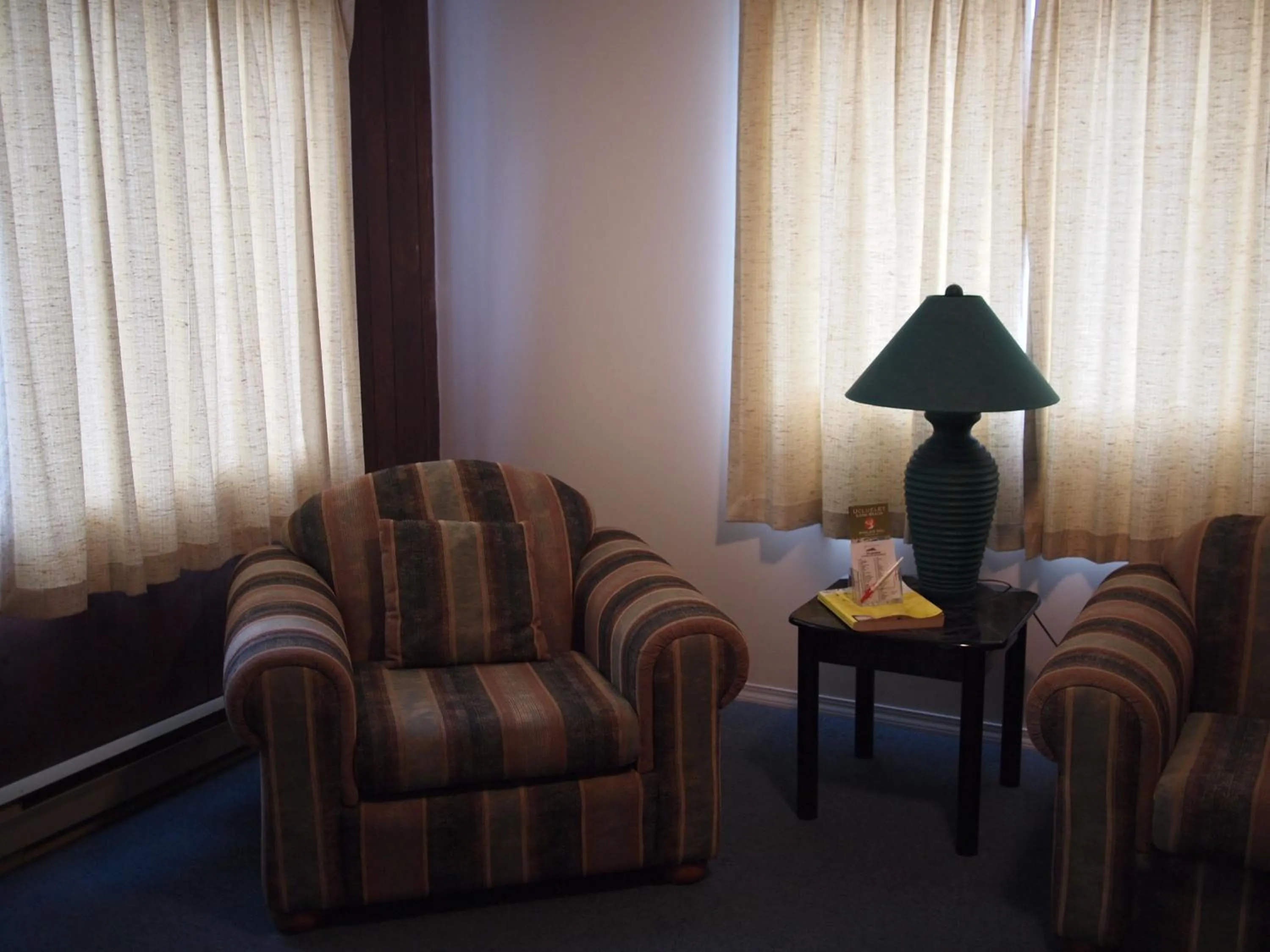 Living room in Whale's Tail Guest Suites