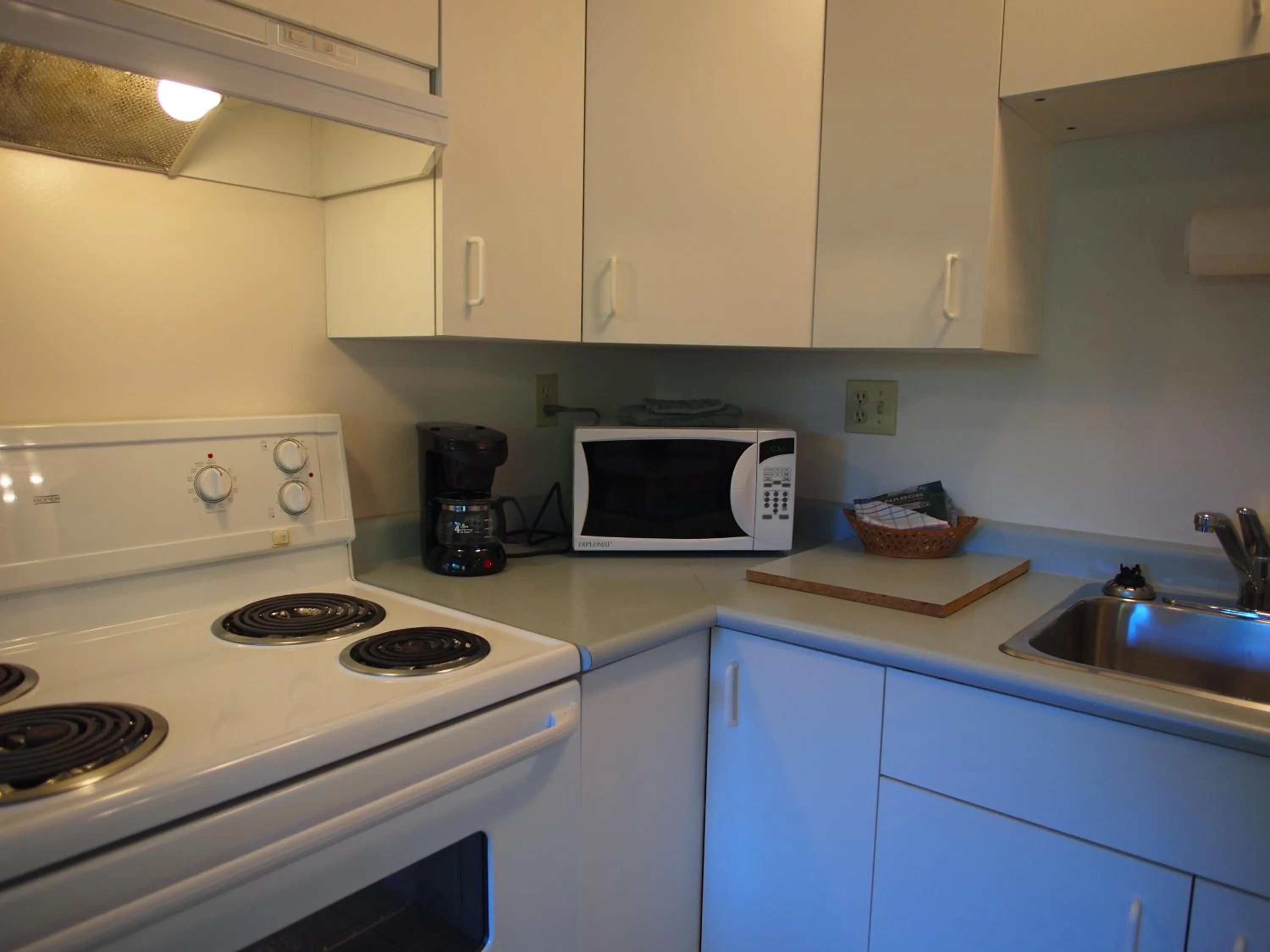 Kitchen or kitchenette in Whale's Tail Guest Suites