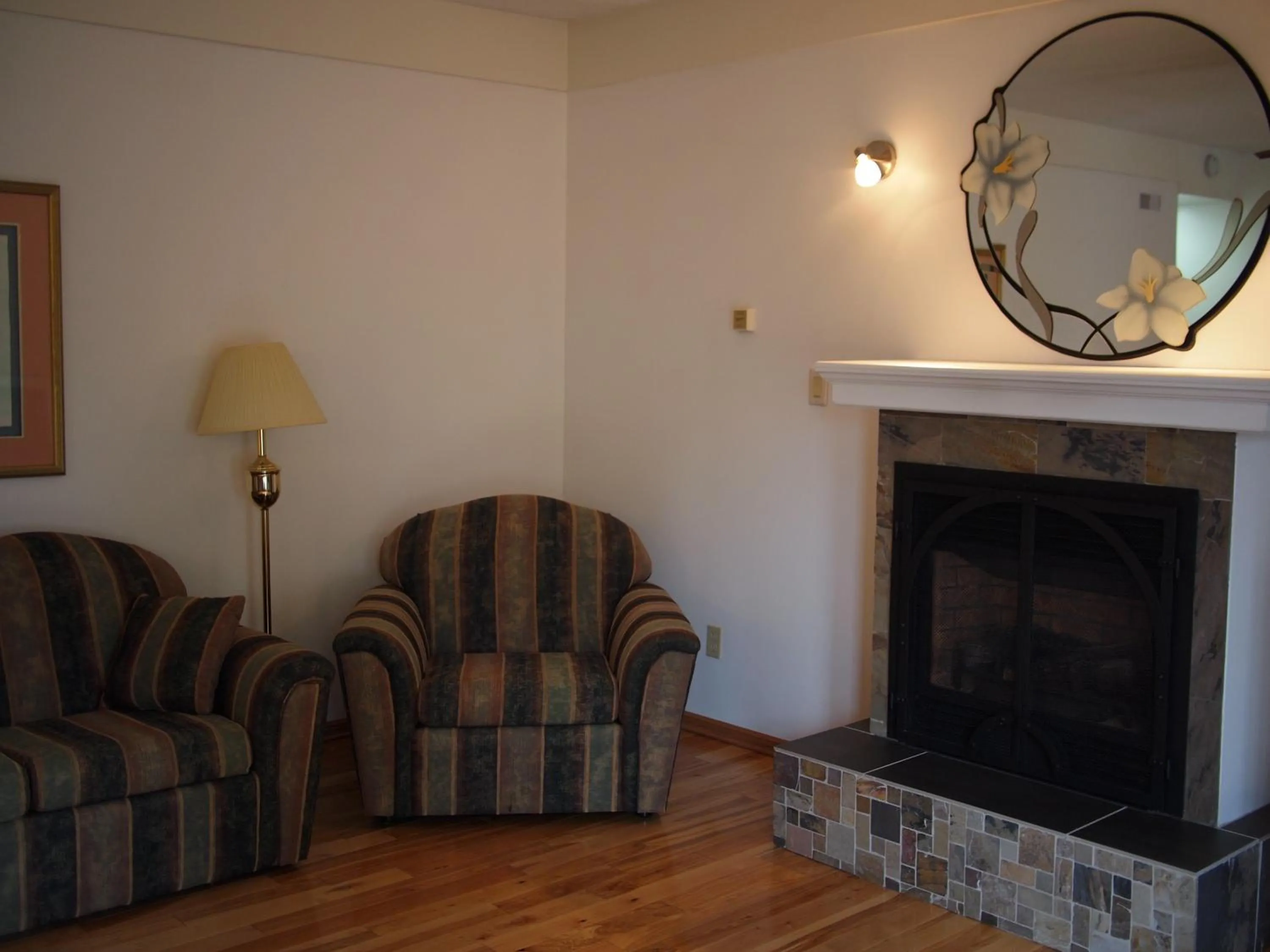 Living room in Whale's Tail Guest Suites