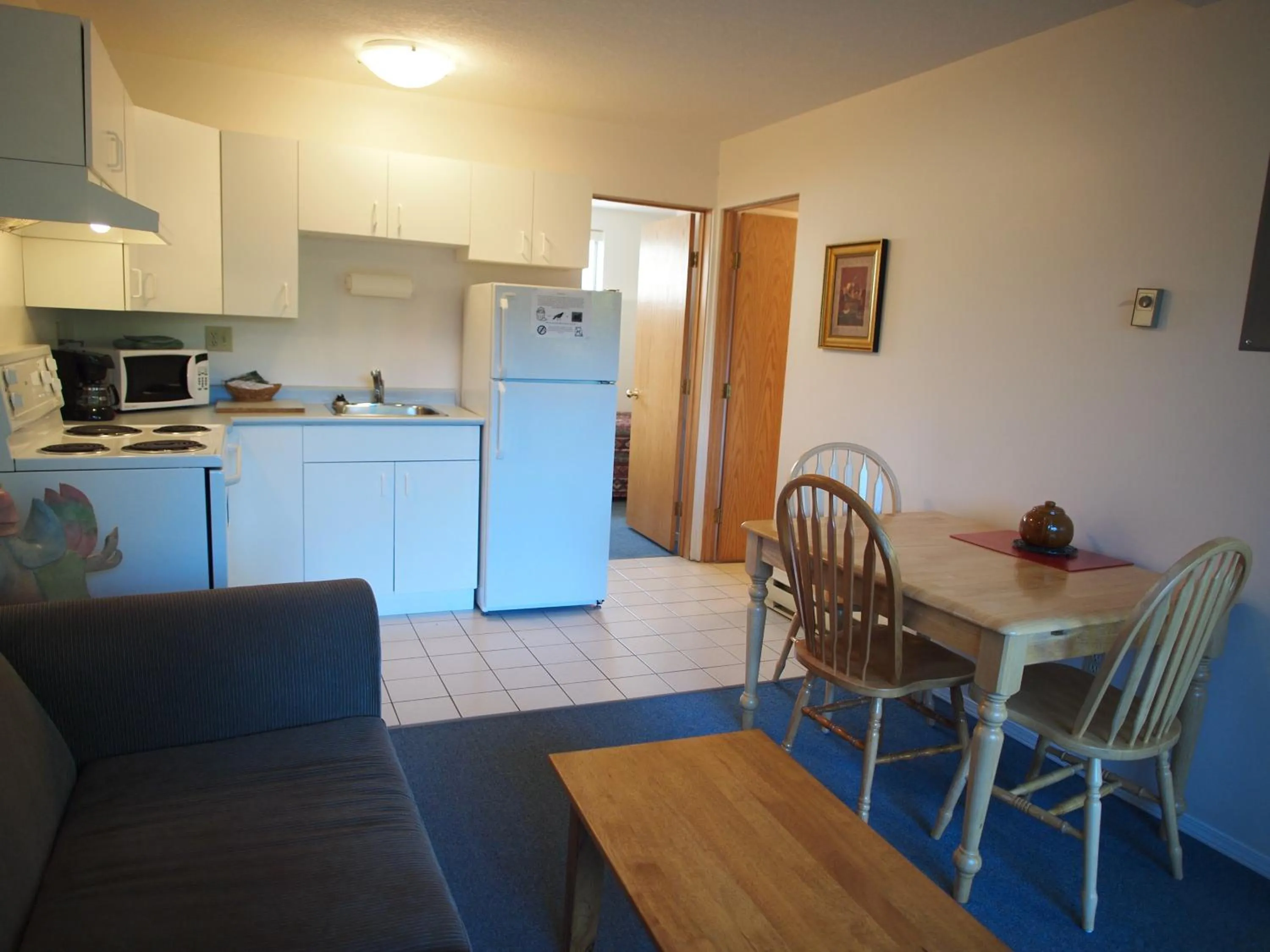 Kitchen or kitchenette in Whale's Tail Guest Suites