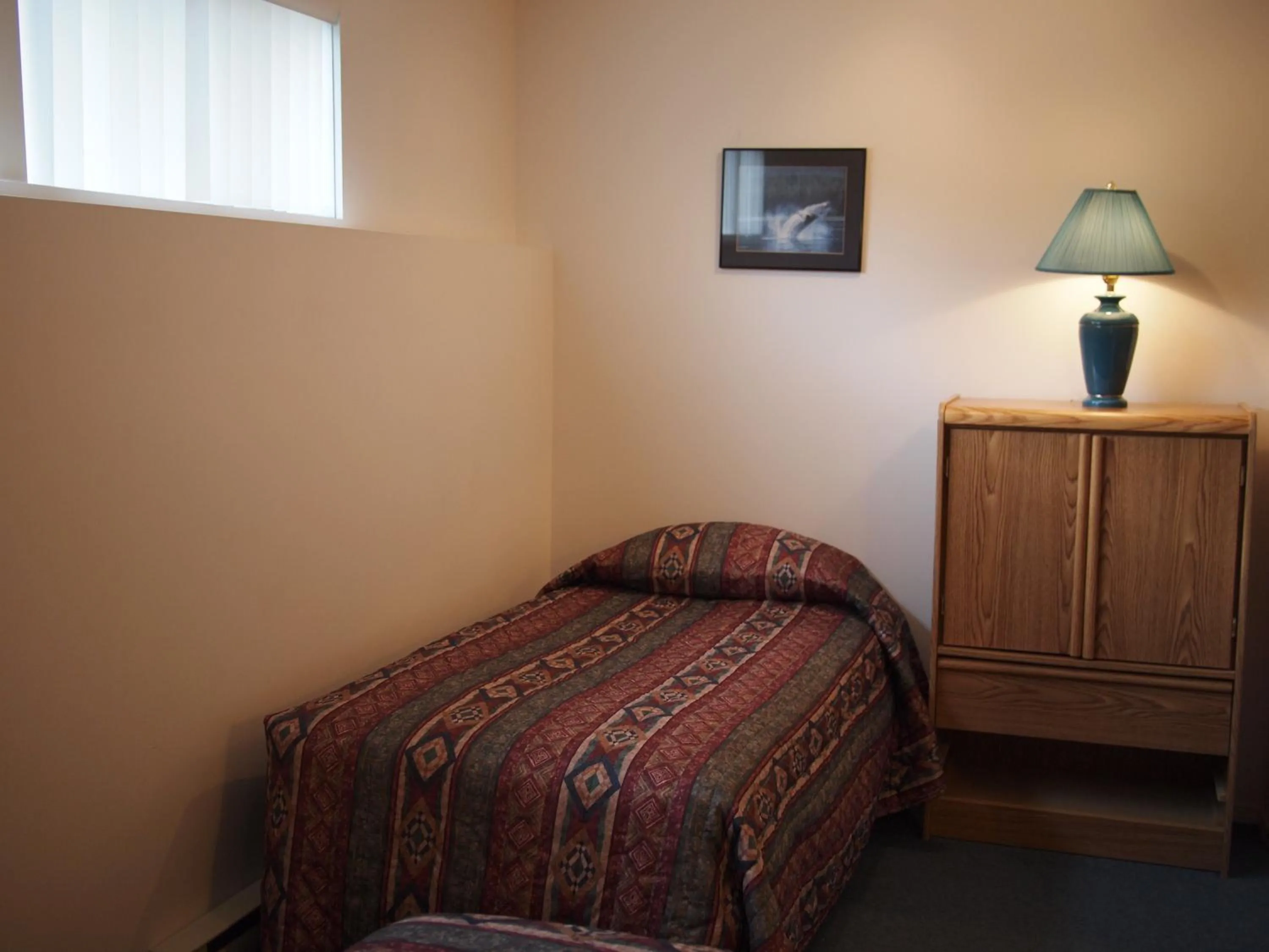 Bedroom, Bed in Whale's Tail Guest Suites