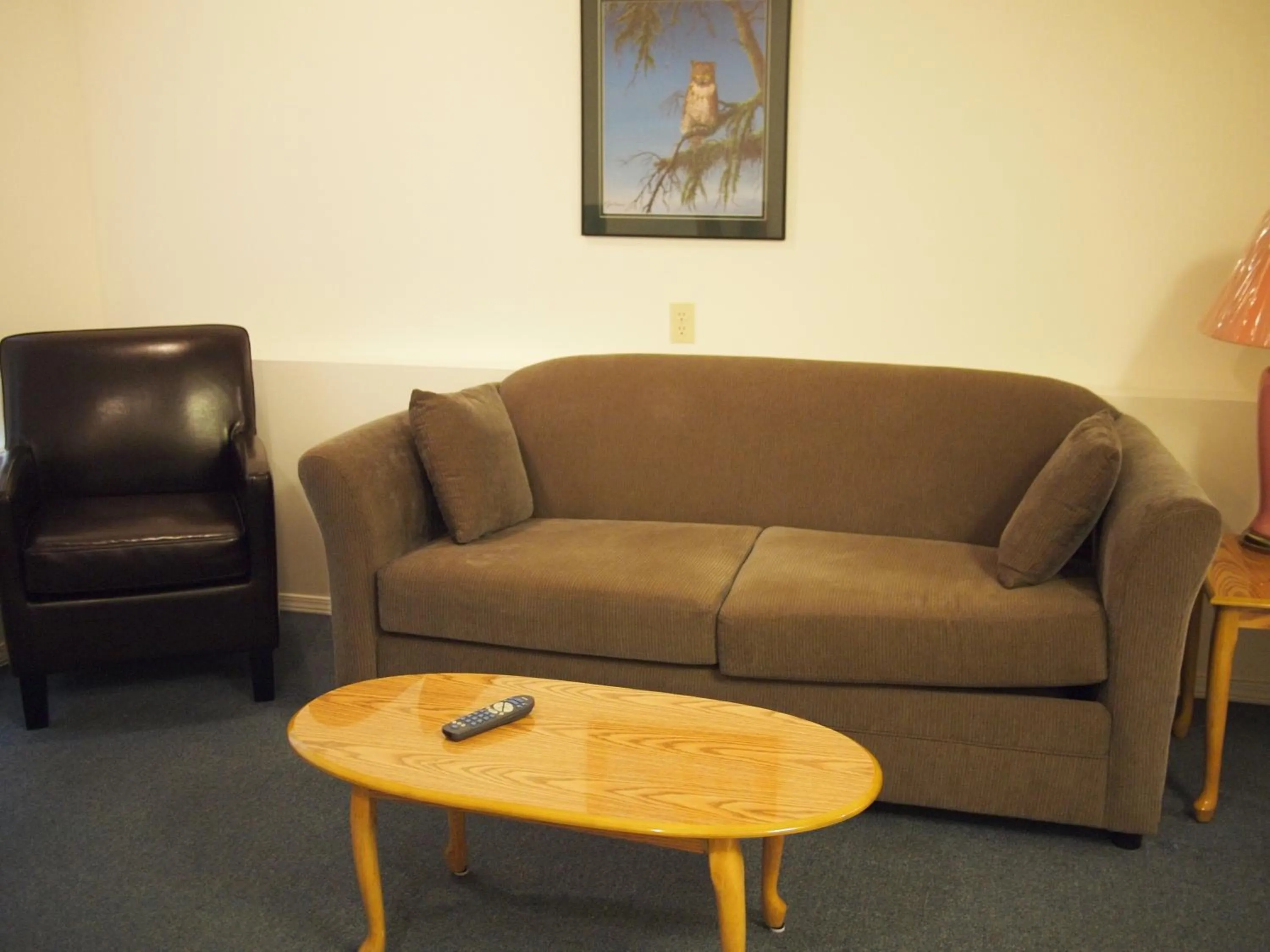 Living room in Whale's Tail Guest Suites
