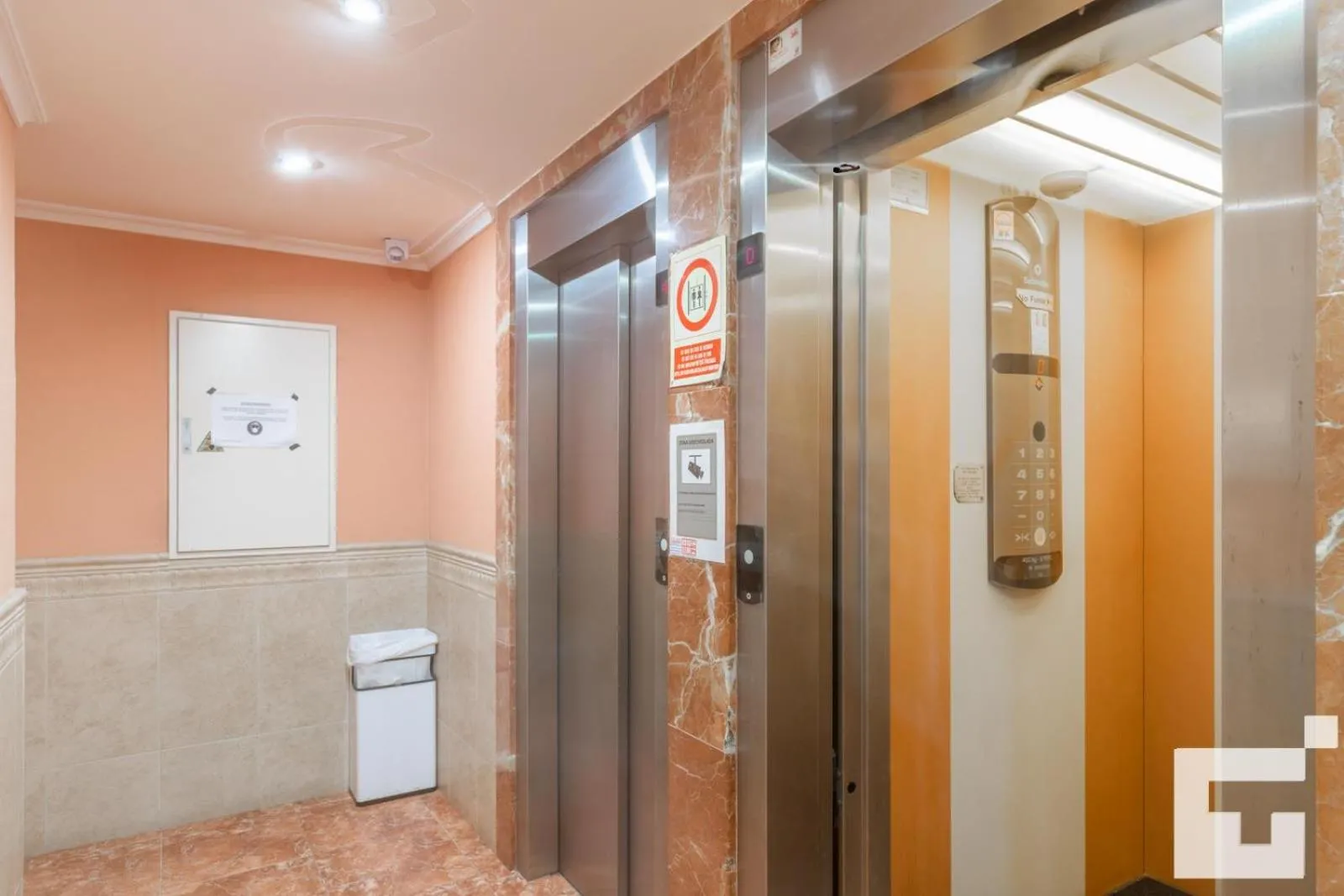 elevator in Apartamento Topacio III 24A - Grupo Turis