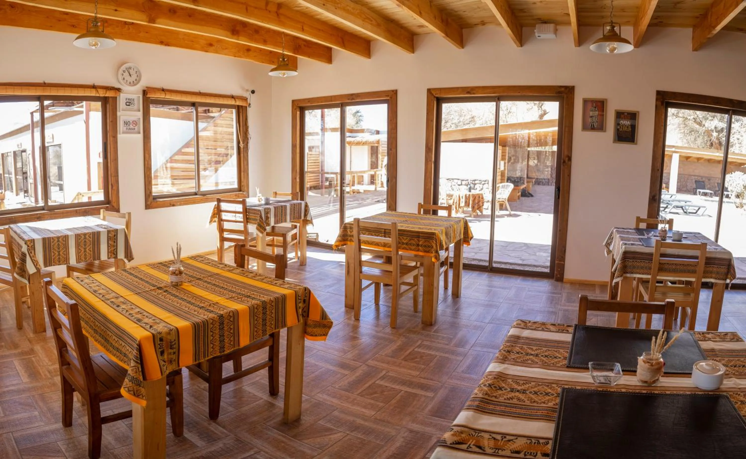 Restaurant/places to eat in Lodge Quelana
