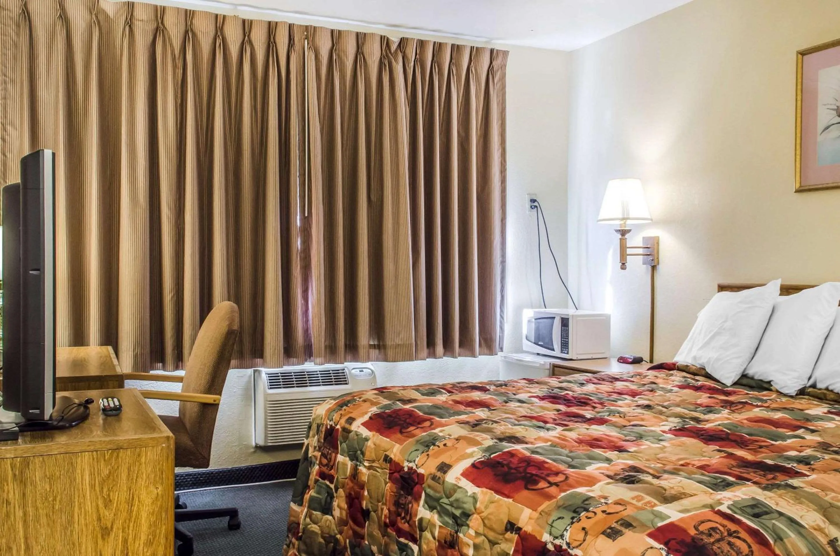 Photo of the whole room, Bed in Relax Inn