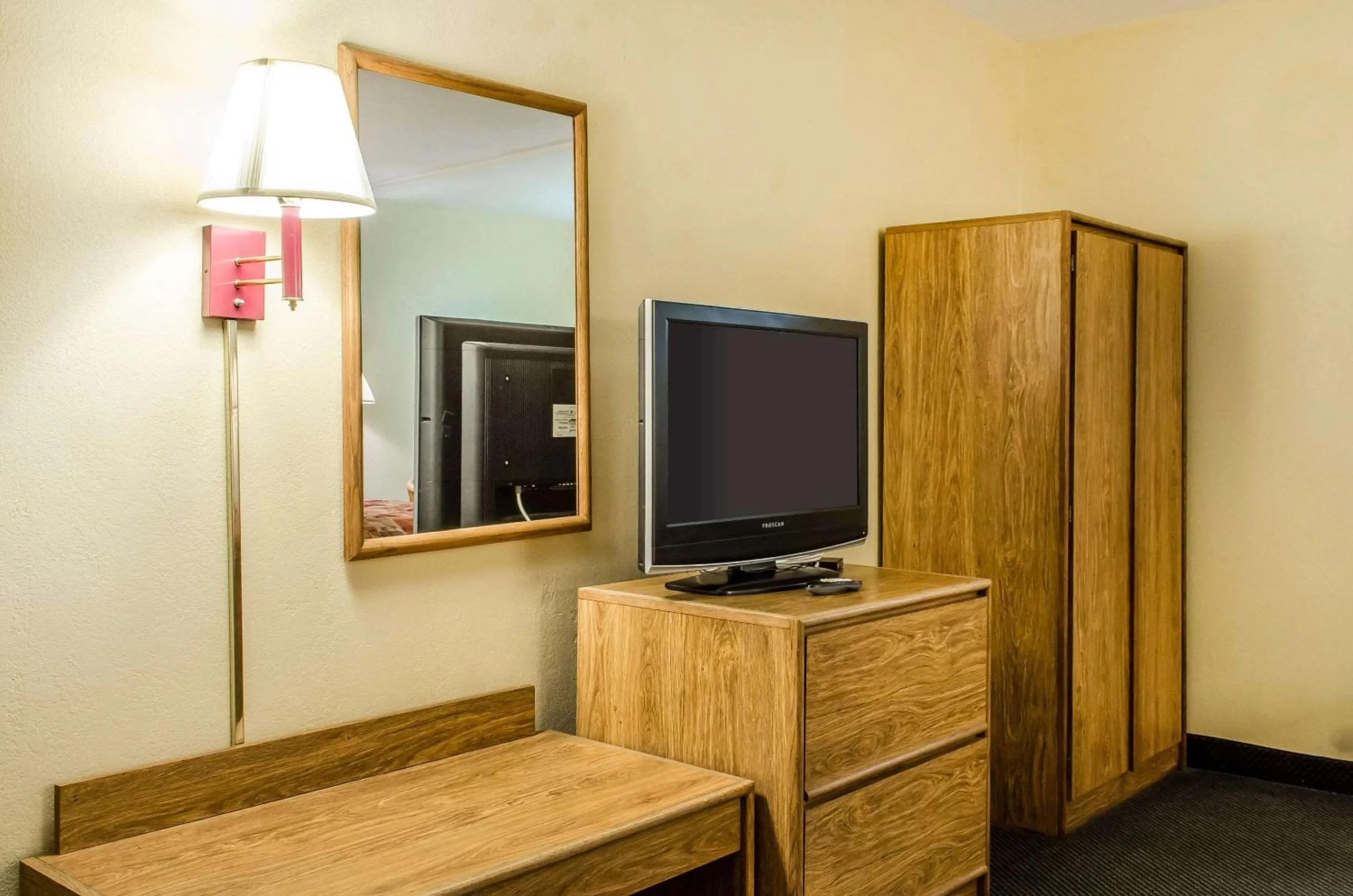 Photo of the whole room in Relax Inn