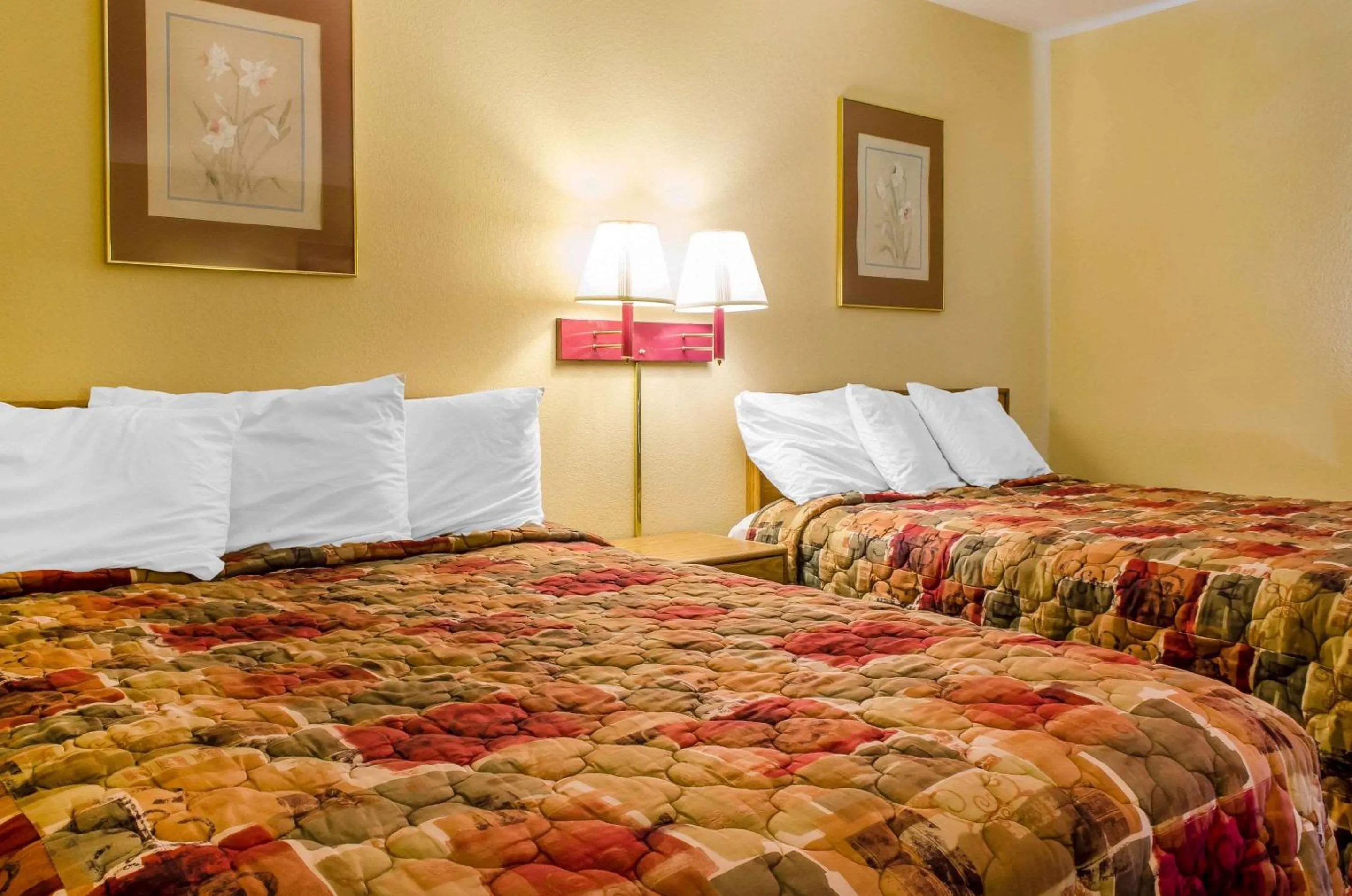 Photo of the whole room, Bed in Relax Inn