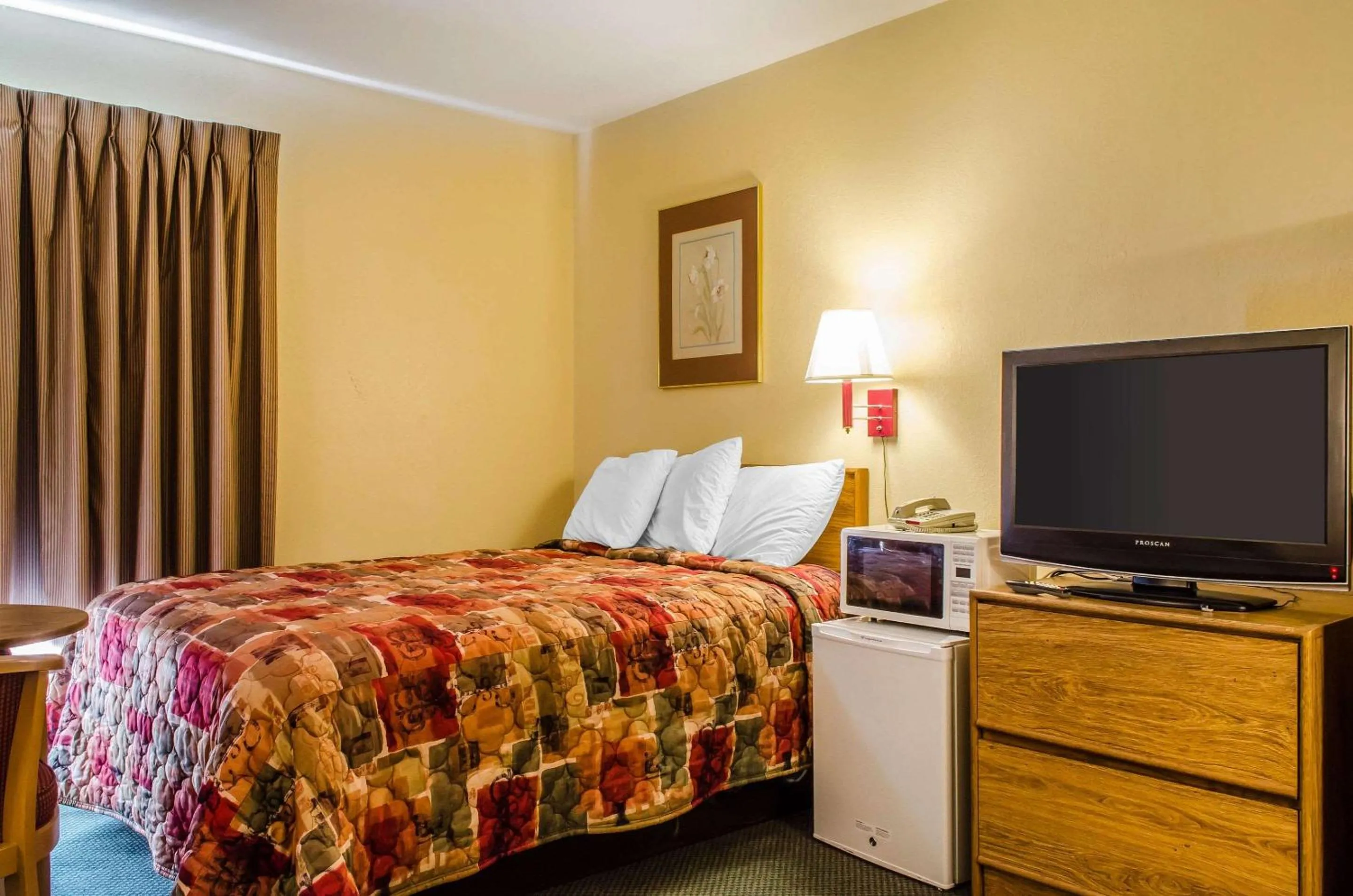 Photo of the whole room, Bed in Relax Inn