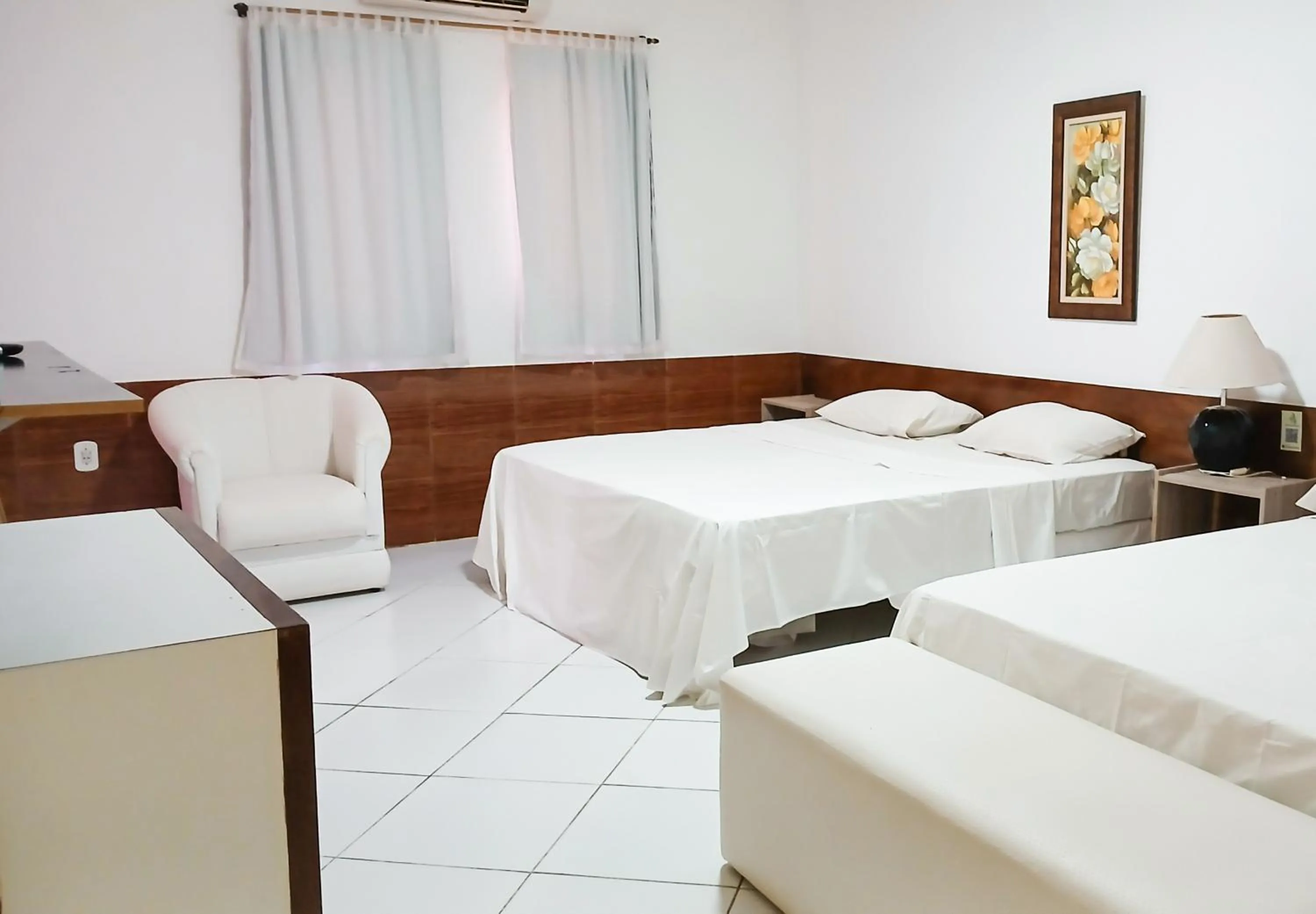 Bedroom, Bed in Delta Park Hotel