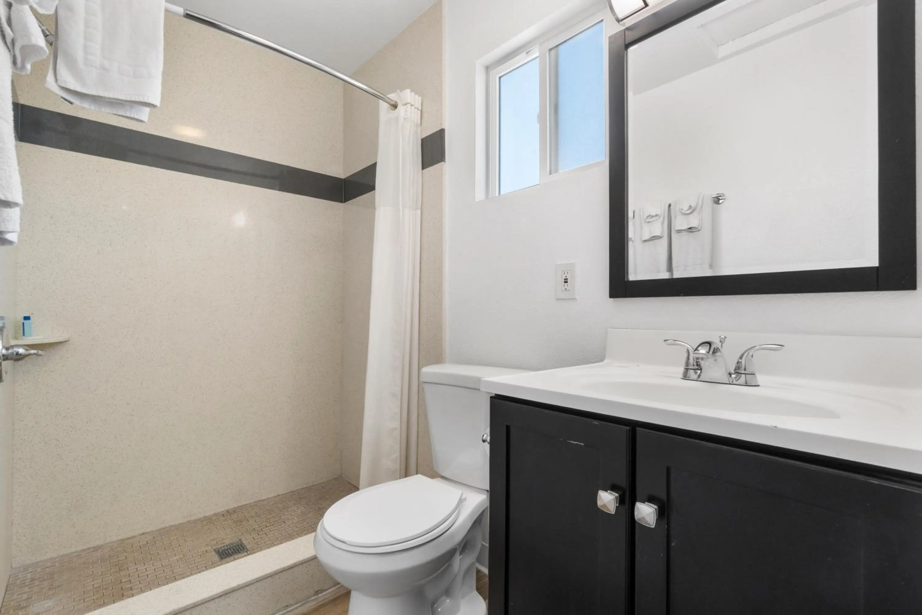 Standard Double Room in Aristocrat Motel