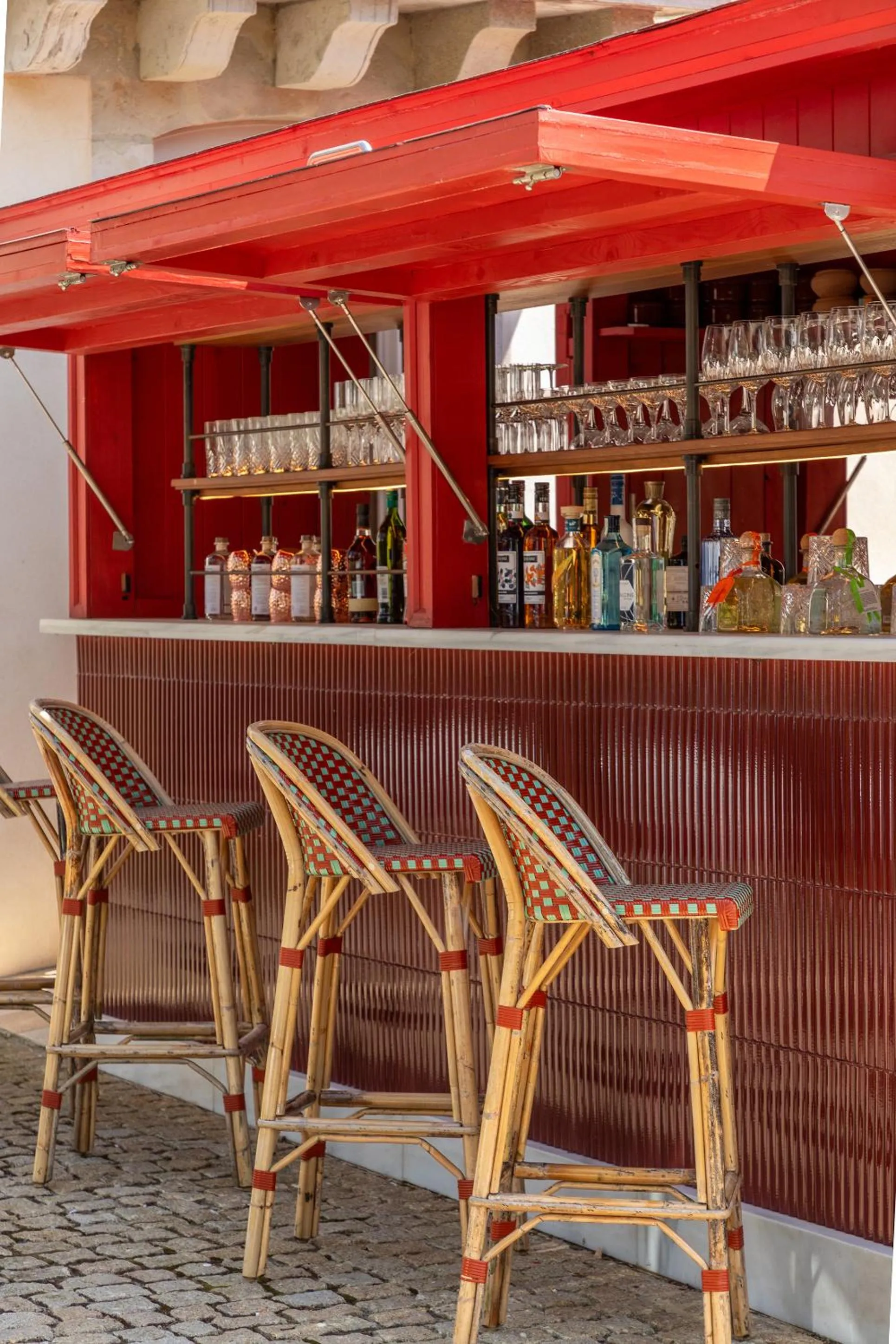 Property building in Hotel de Silhouette