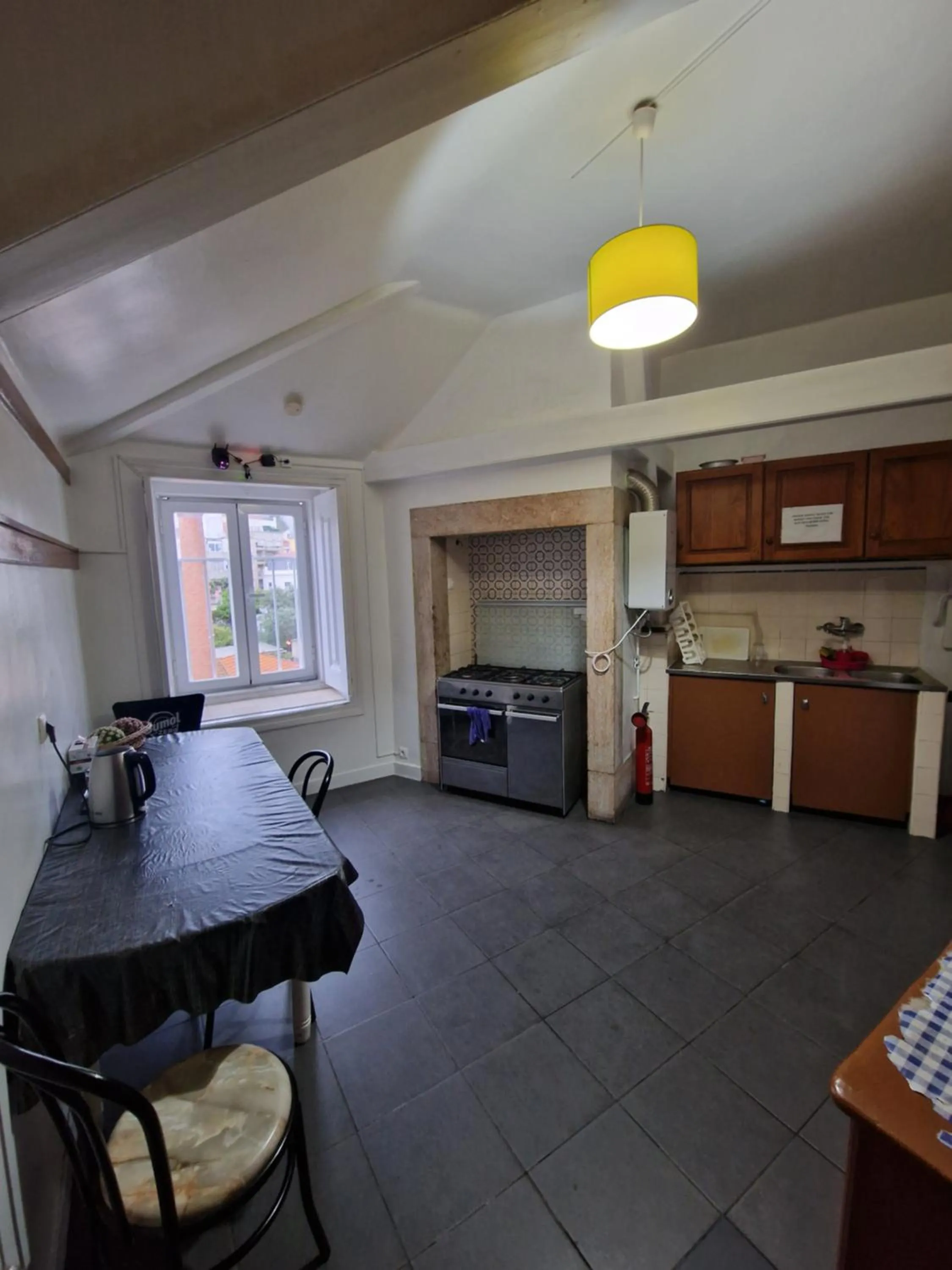 Kitchen or kitchenette in Alojamento Local Private Accommodation