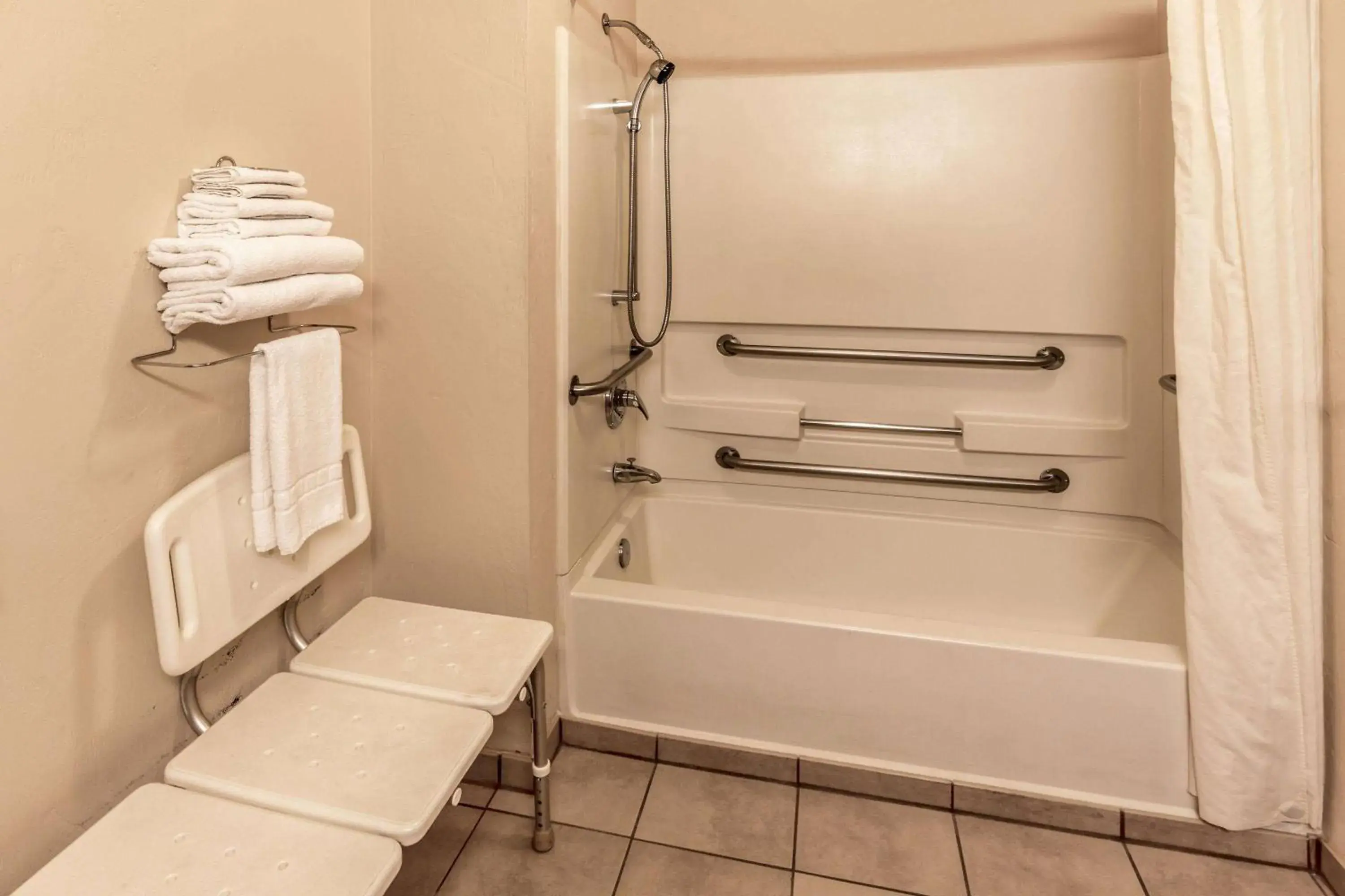 Photo of the whole room in Super 8 by Wyndham Woodburn Photo of the whole room in Super 8 by Wyndham Woodburn