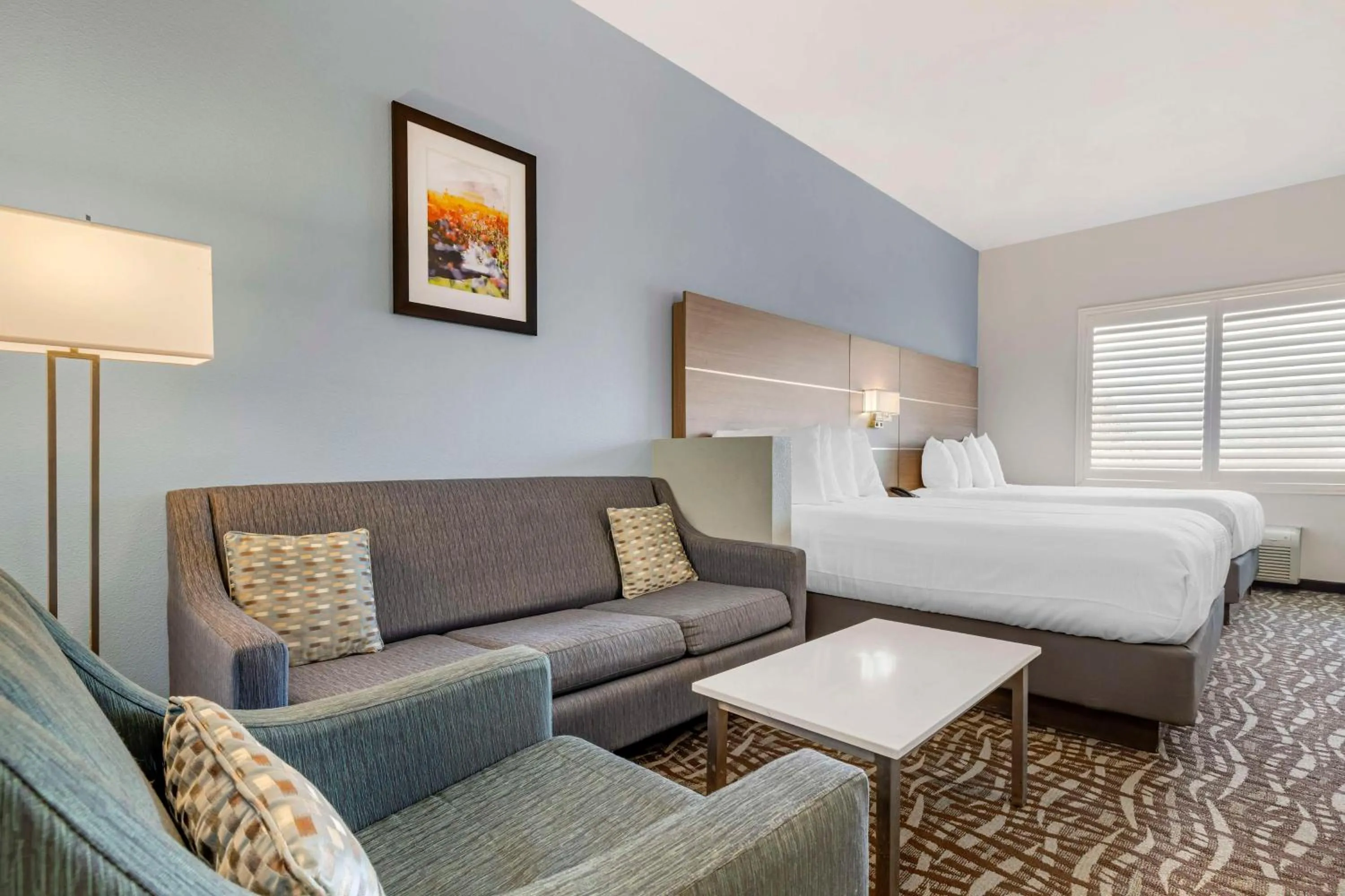 Bedroom, Bed in Best Western Plus Lake Elsinore Inn & Suites