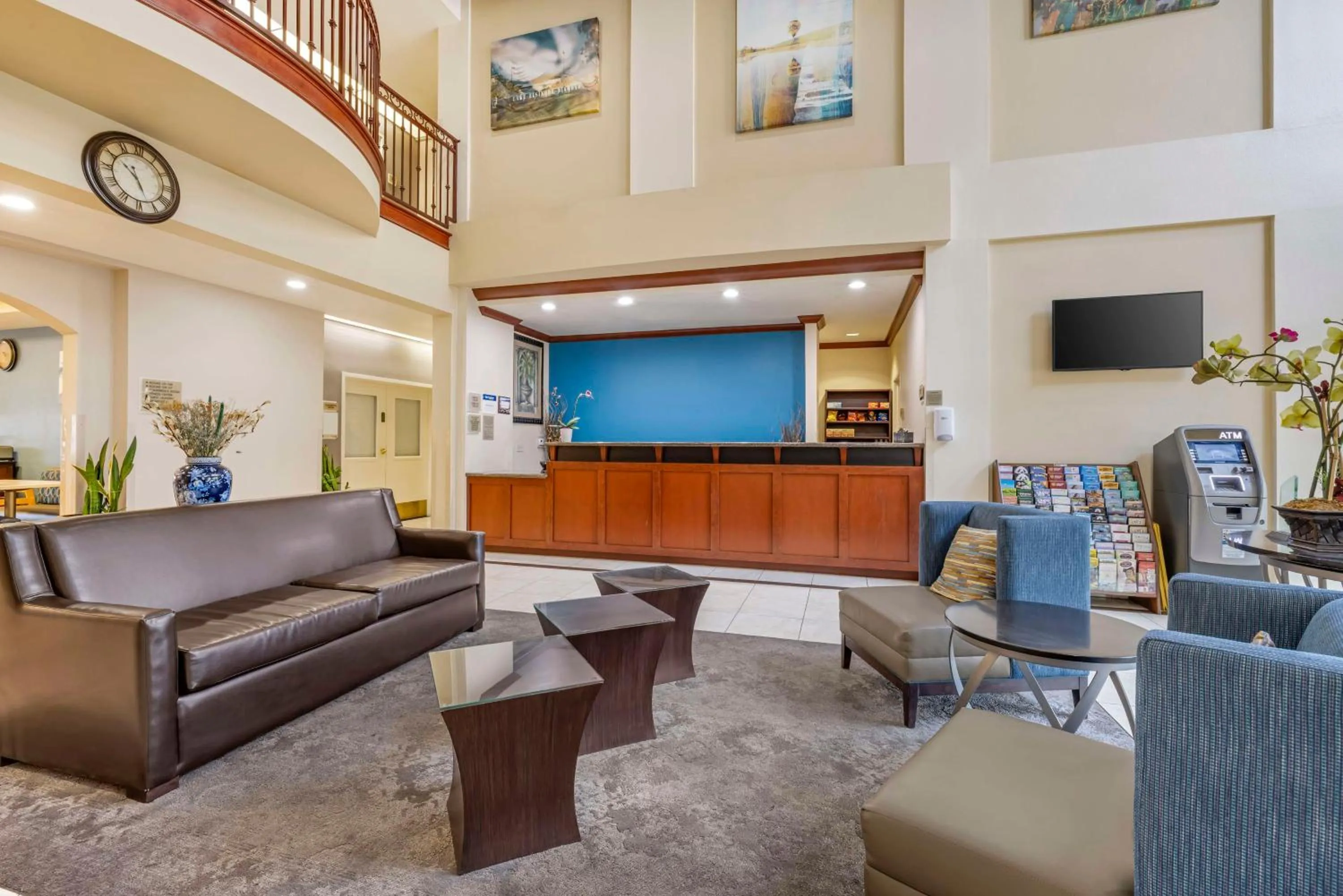 Lobby or reception in Best Western Plus Lake Elsinore Inn & Suites