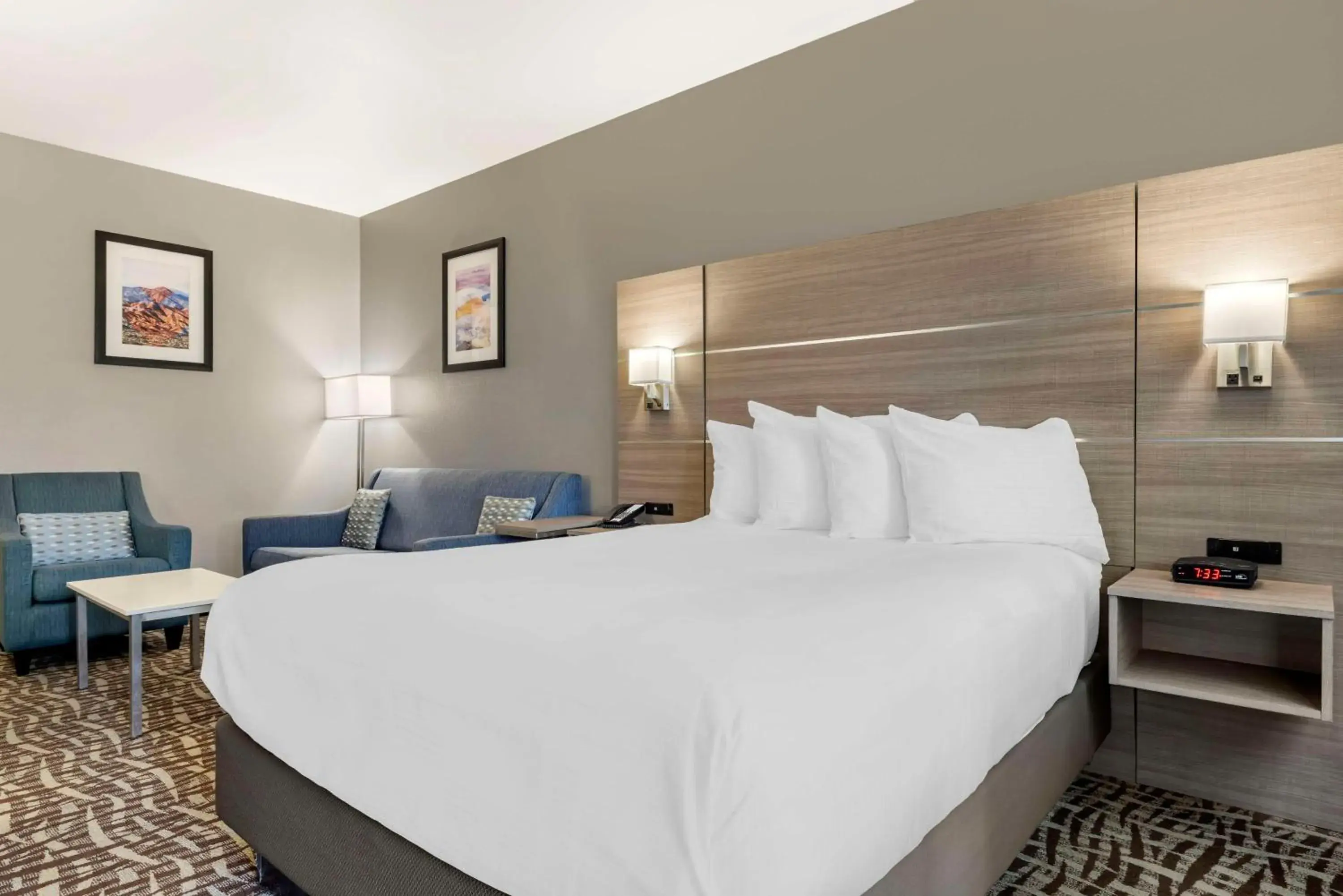 Bedroom, Bed in Best Western Plus Lake Elsinore Inn & Suites Bedroom, Bed in Best Western Plus Lake Elsinore Inn & Suites