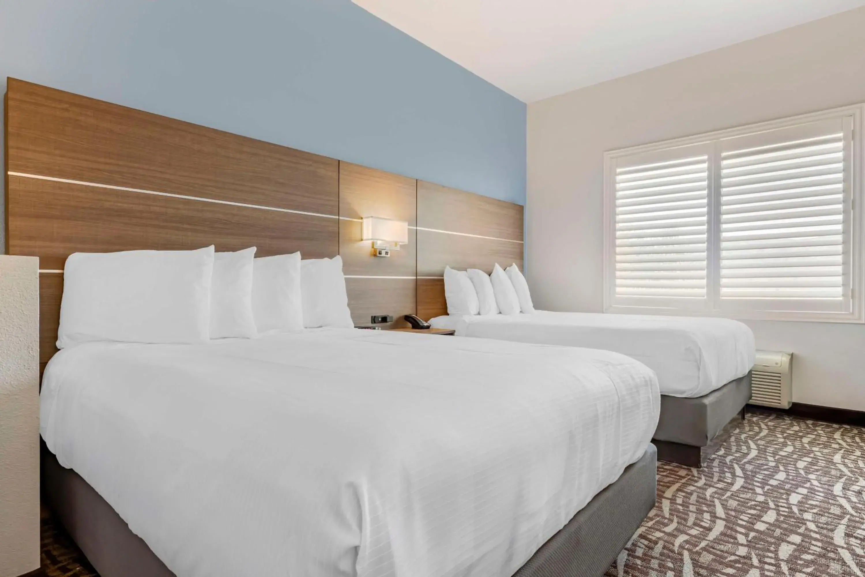 Bedroom, Bed in Best Western Plus Lake Elsinore Inn & Suites Bedroom, Bed in Best Western Plus Lake Elsinore Inn & Suites