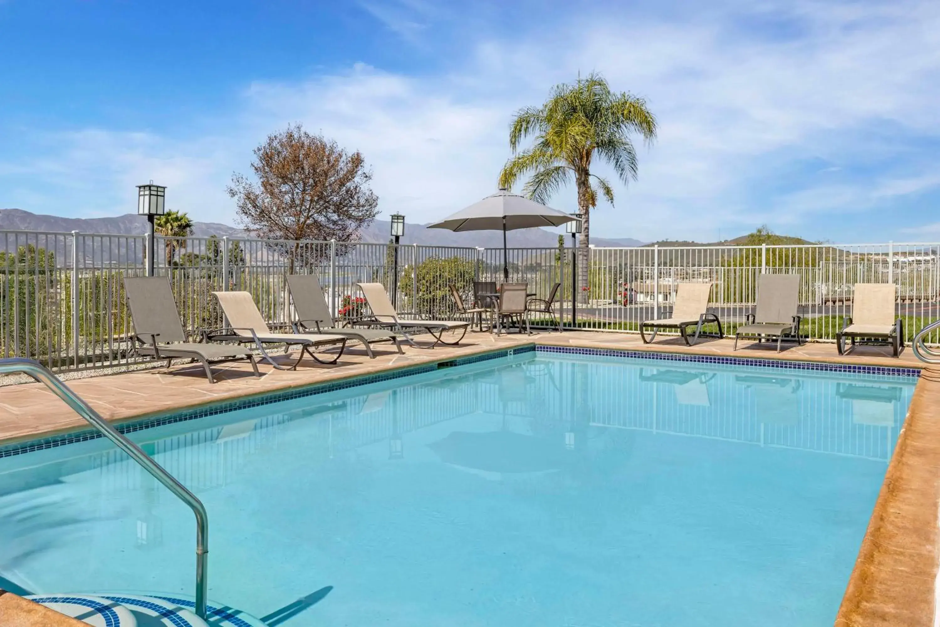 Pool view in Best Western Plus Lake Elsinore Inn & Suites Pool view in Best Western Plus Lake Elsinore Inn & Suites