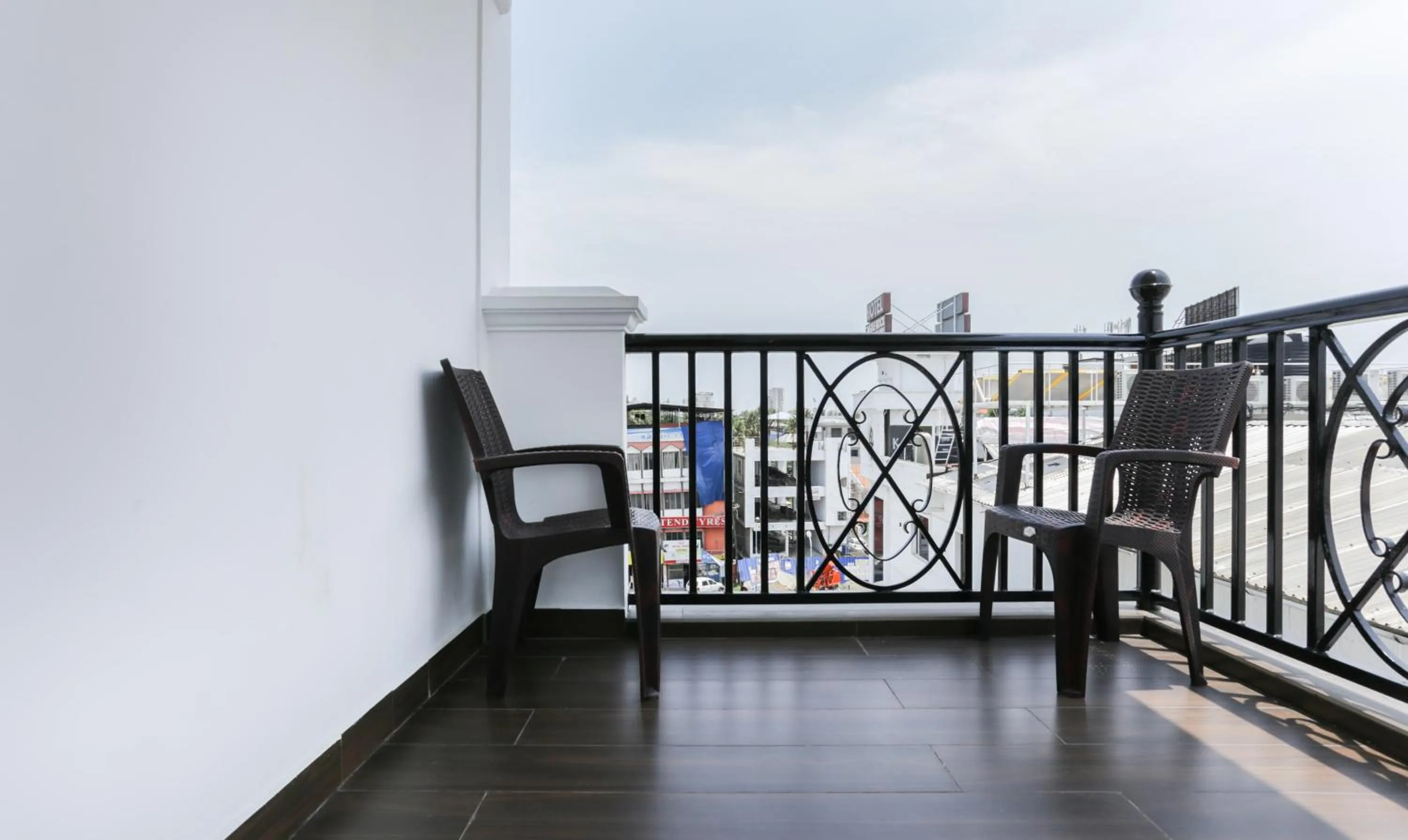 Balcony/Terrace in Hotel Crown Suites