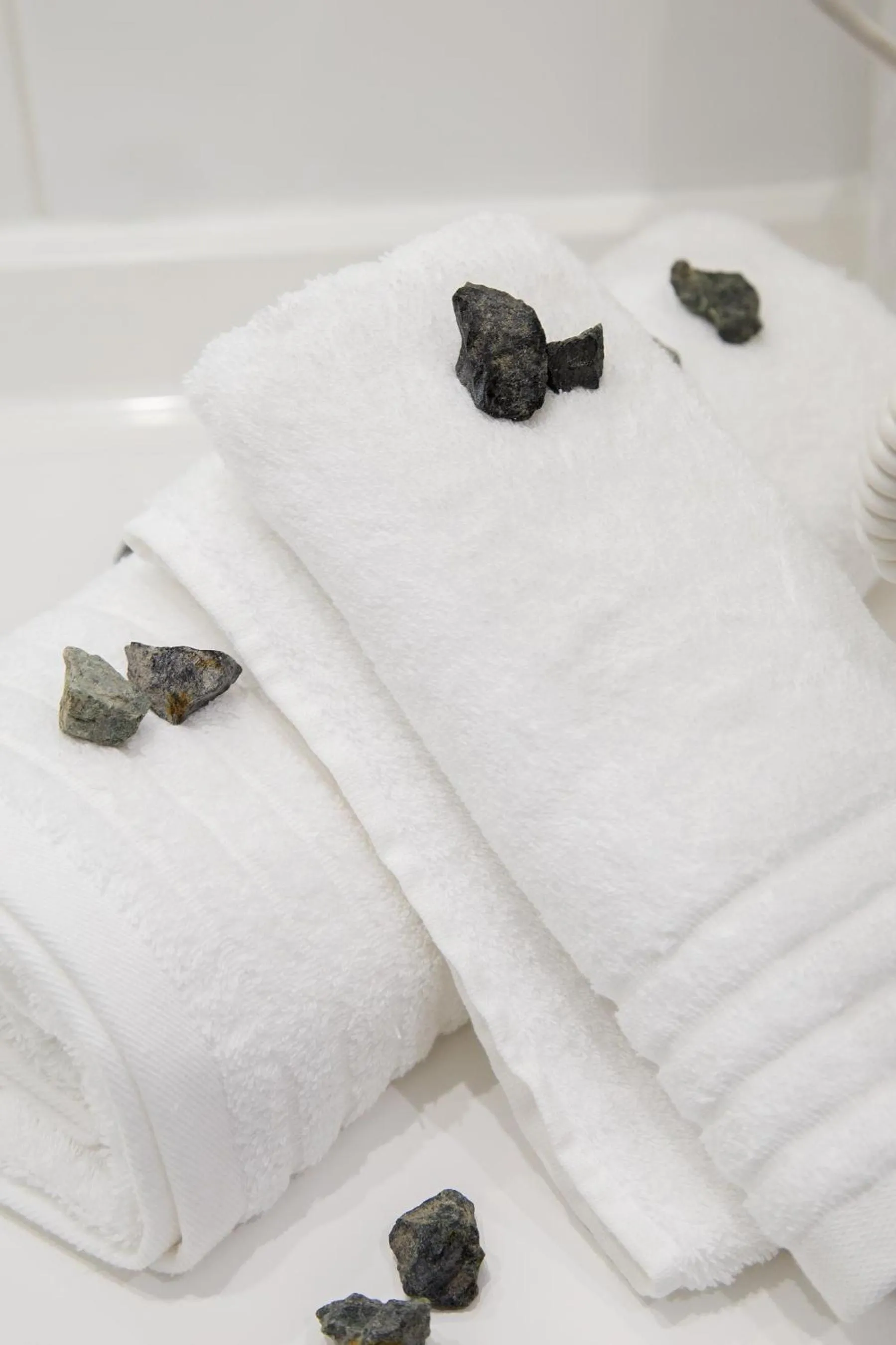 Decorative detail, Bed in Amalia Rooms Sea View