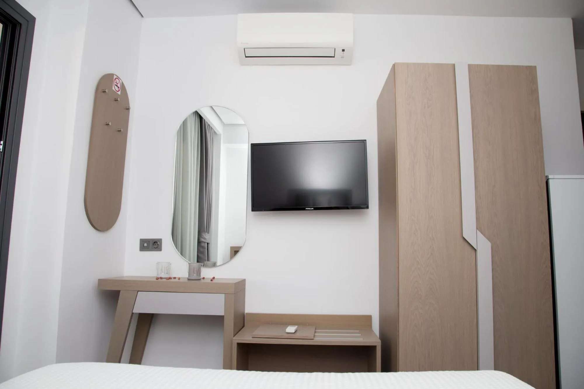 TV and multimedia in Amalia Rooms Sea View