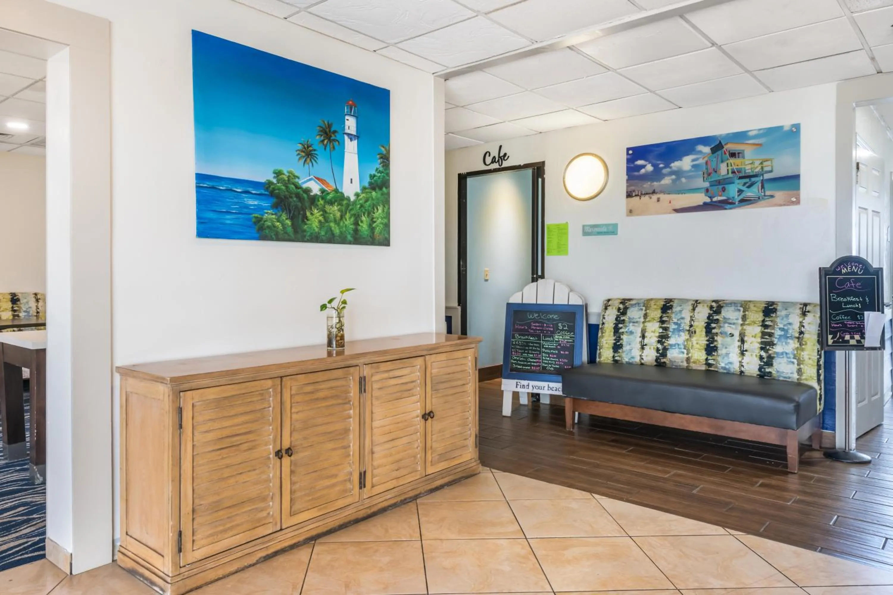 Lobby or reception in Tropical Winds Resort Hotel