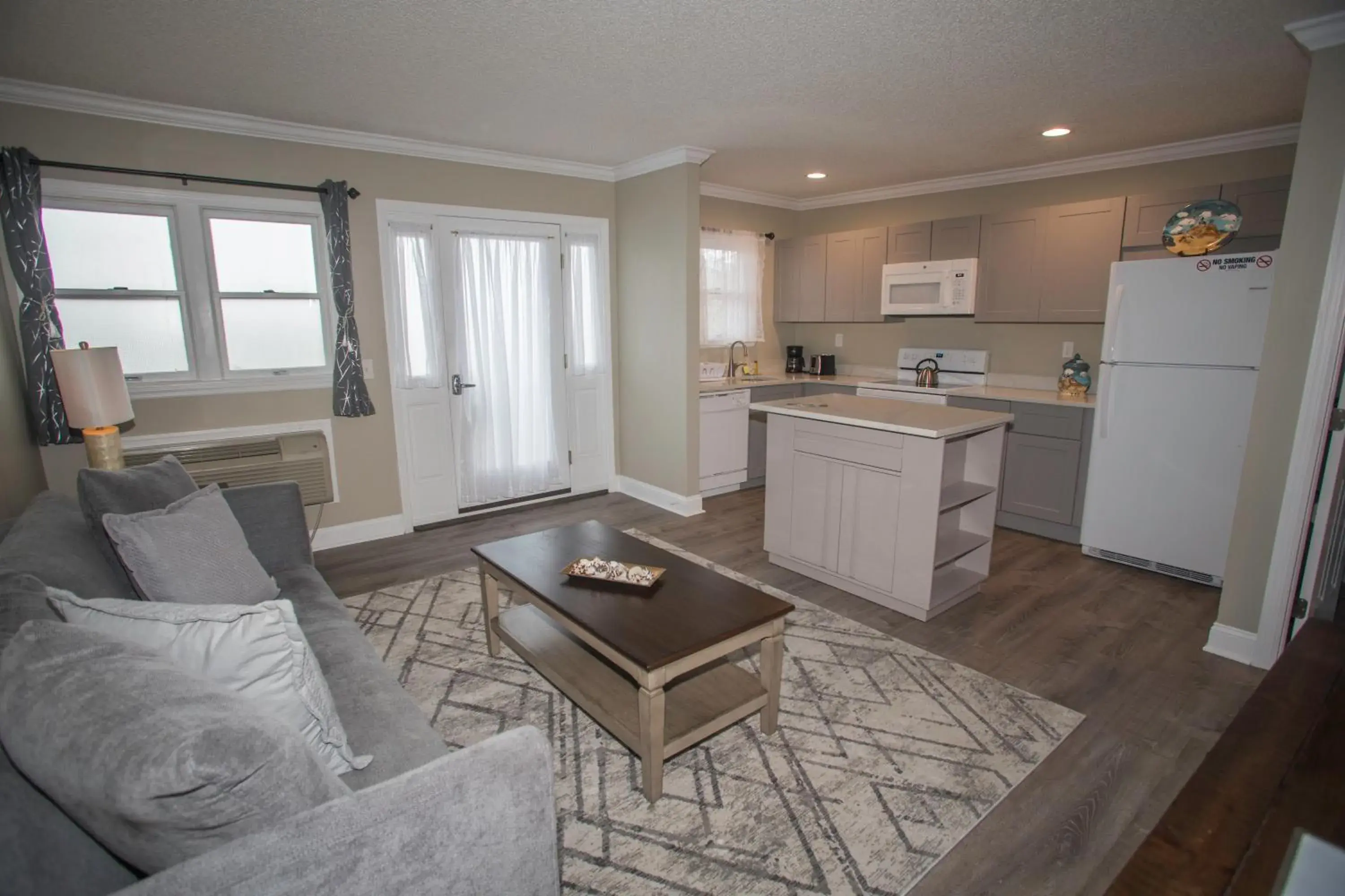 Deluxe Two-Bedroom Apartment in Kenny's Tipperary Inn Deluxe Two-Bedroom Apartment in Kenny's Tipperary Inn