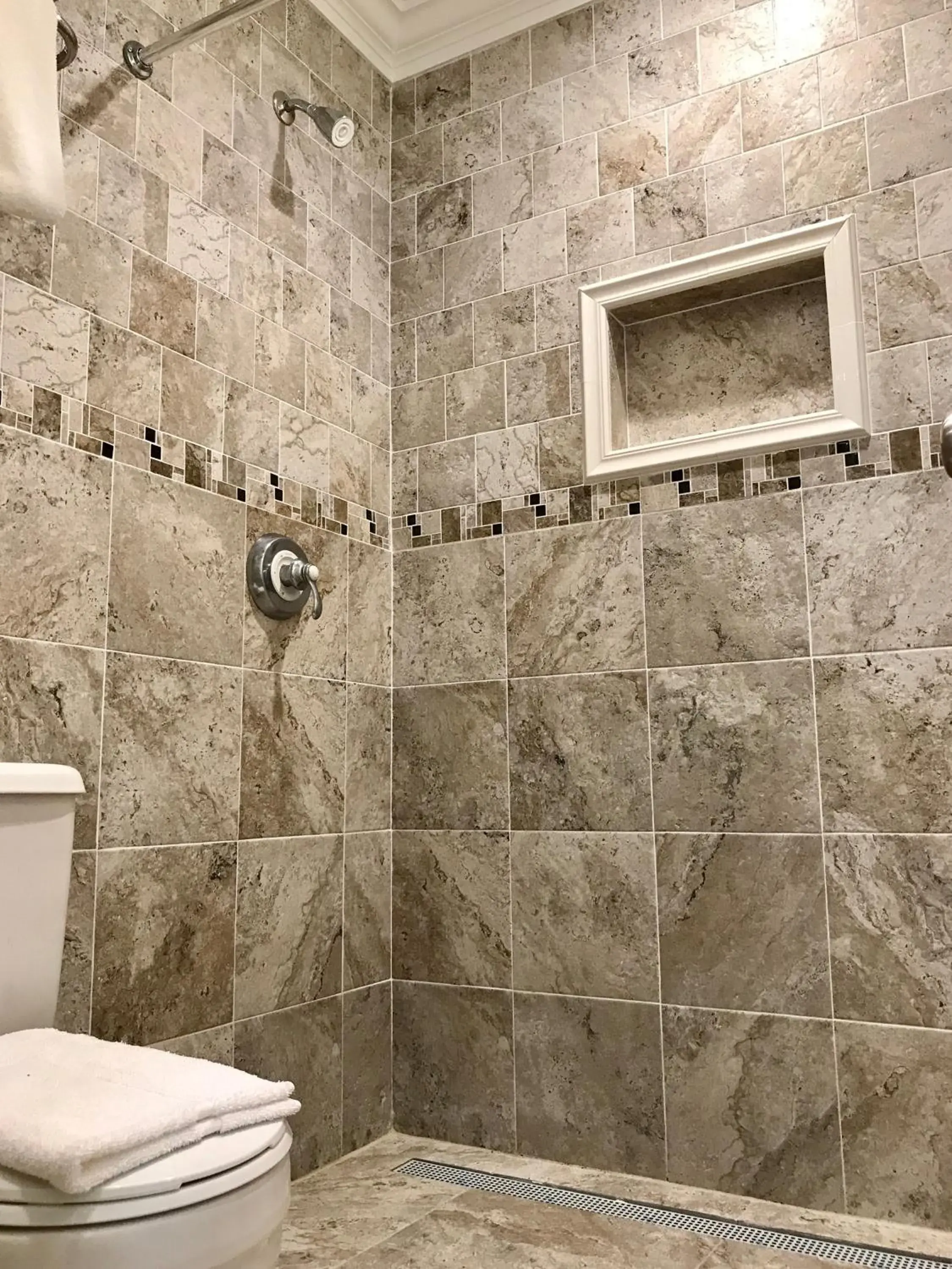 Superior Queen Room with Two Queen Beds in Kenny's Tipperary Inn Superior Queen Room with Two Queen Beds in Kenny's Tipperary Inn