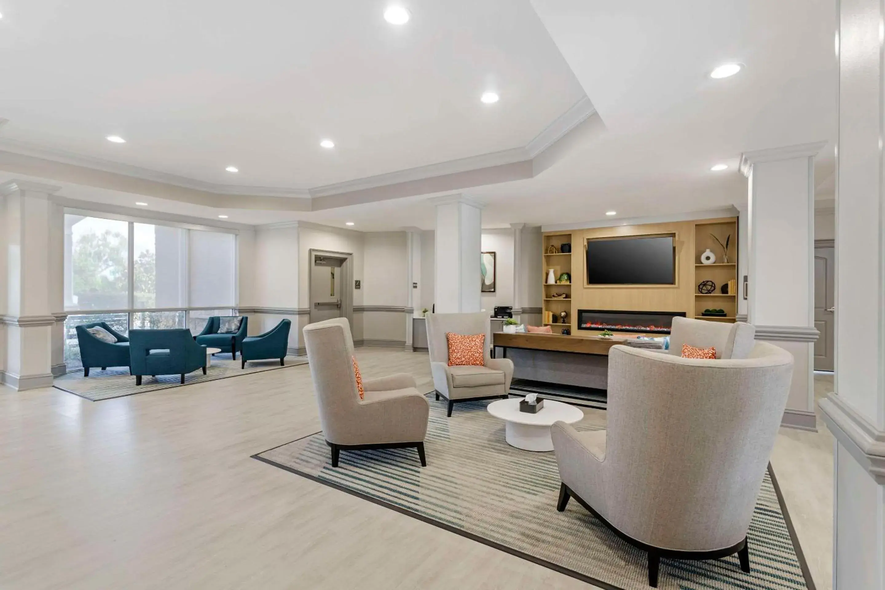 Lobby or reception in Comfort Suites Valdosta Mall Area Lobby or reception in Comfort Suites Valdosta Mall Area