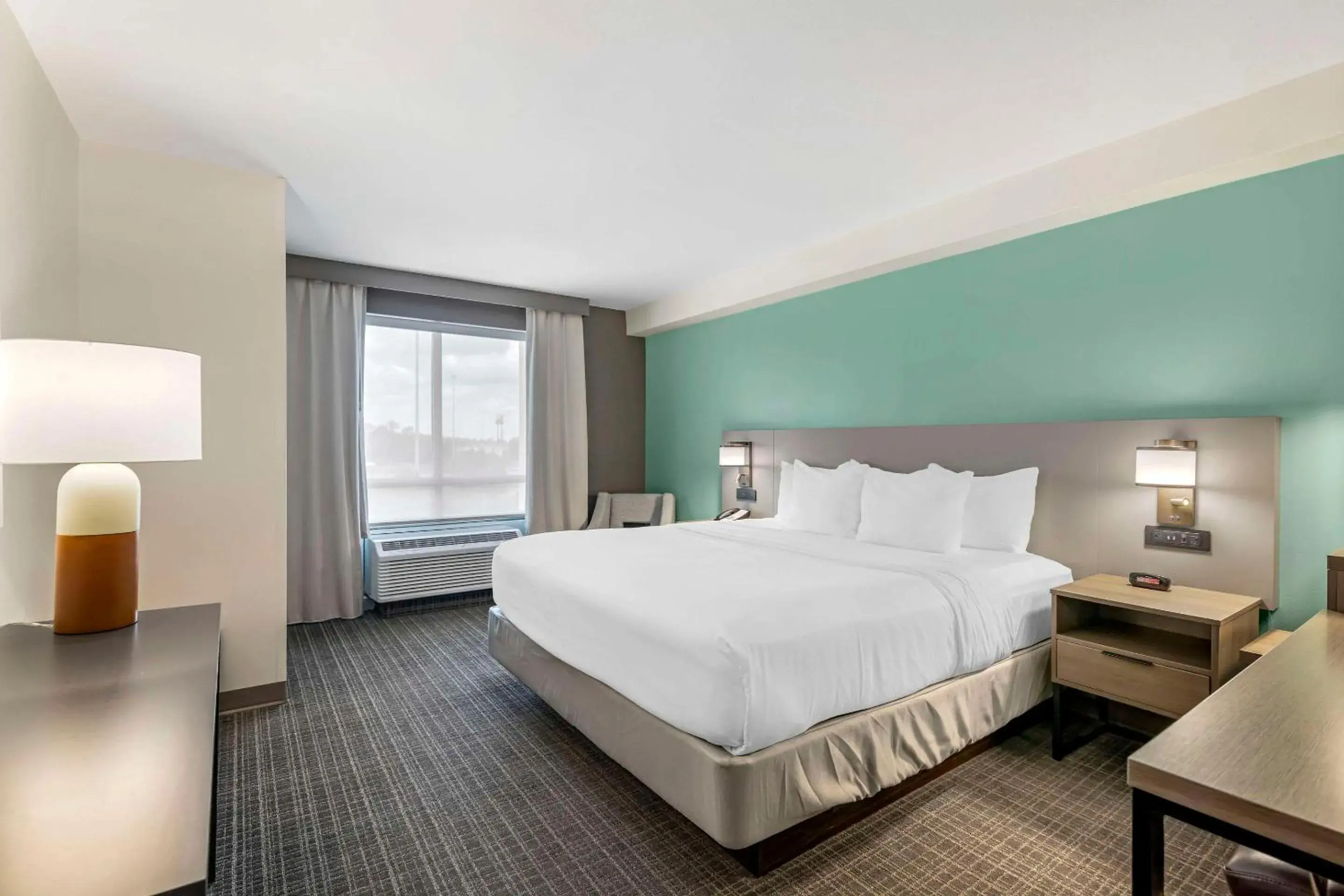 Bedroom, Bed in Comfort Suites Valdosta Mall Area Bedroom, Bed in Comfort Suites Valdosta Mall Area