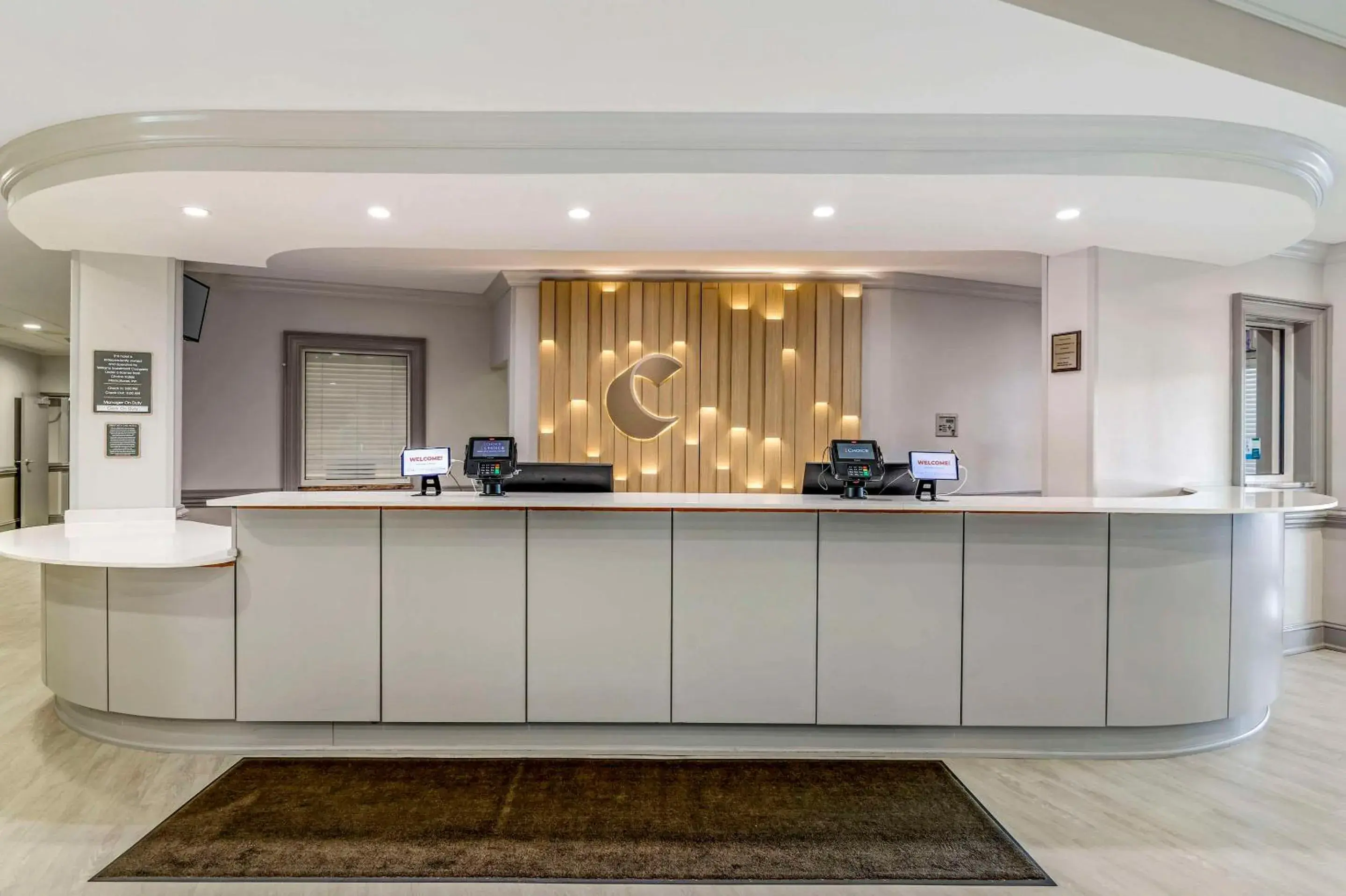 Lobby or reception in Comfort Suites Valdosta Mall Area Lobby or reception in Comfort Suites Valdosta Mall Area