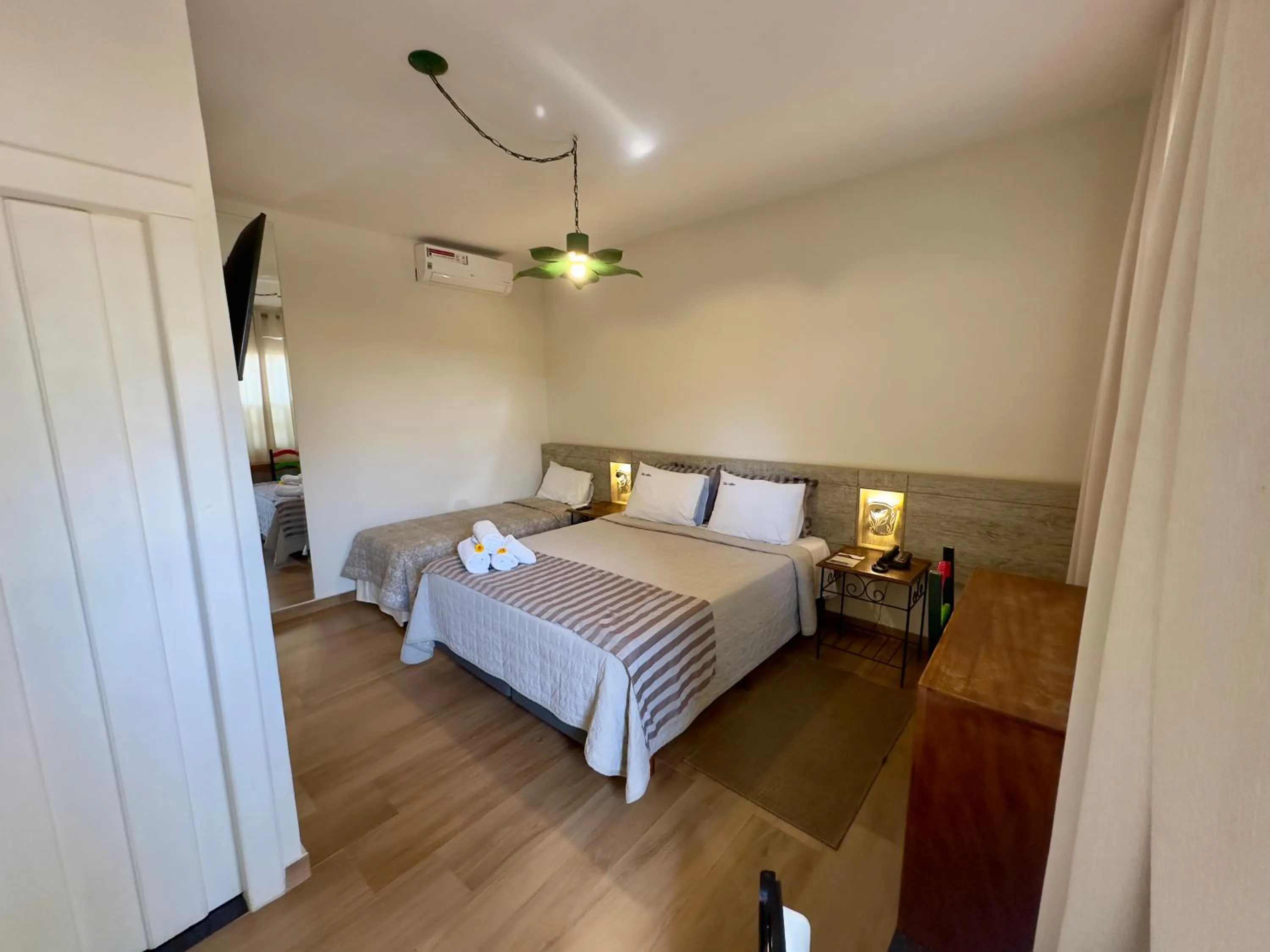 Bedroom, Bed in Pousada Villa Alferes