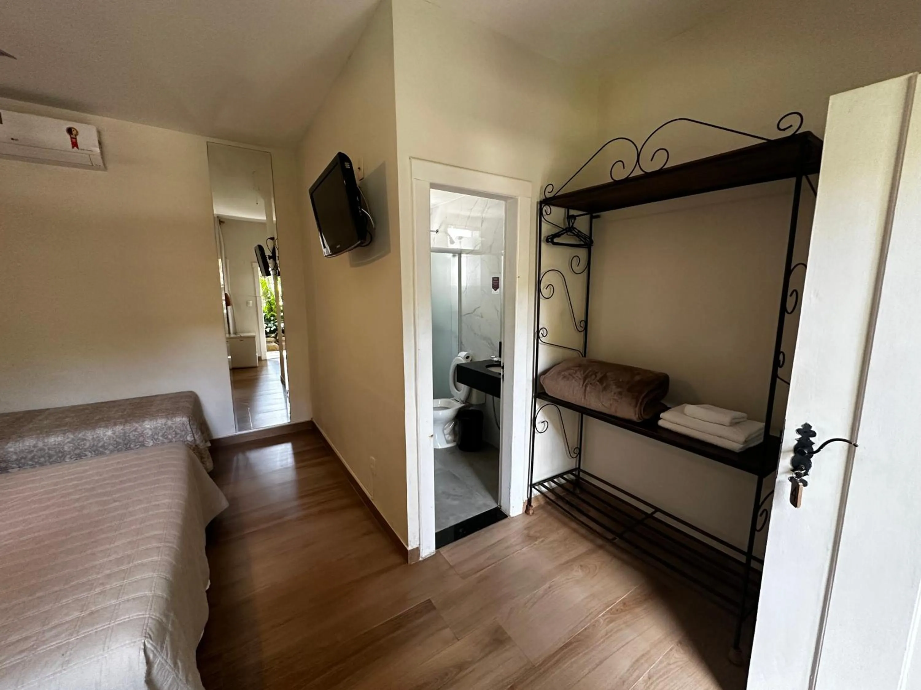 Property building, Bed in Pousada Villa Alferes