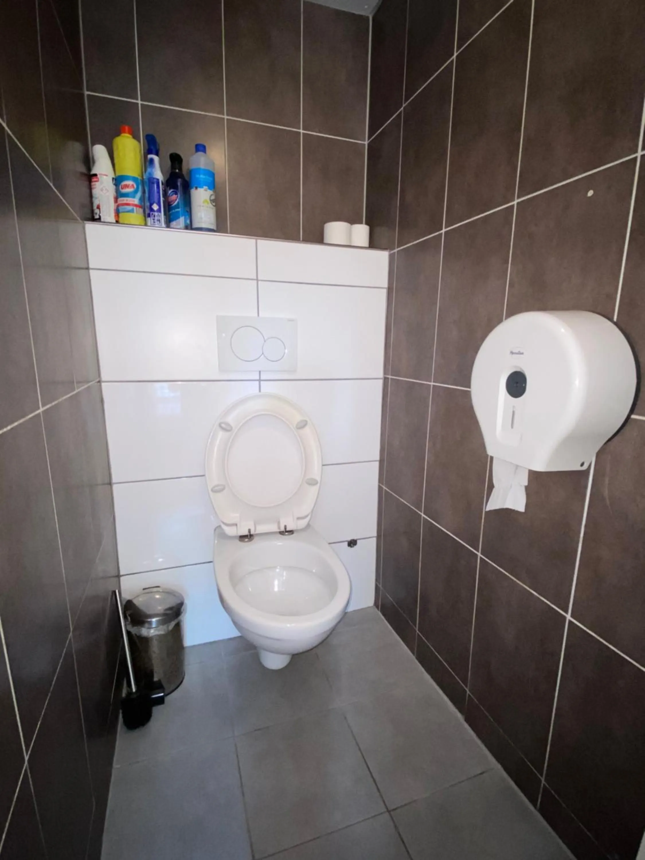 Toilet in Hostel Utopia