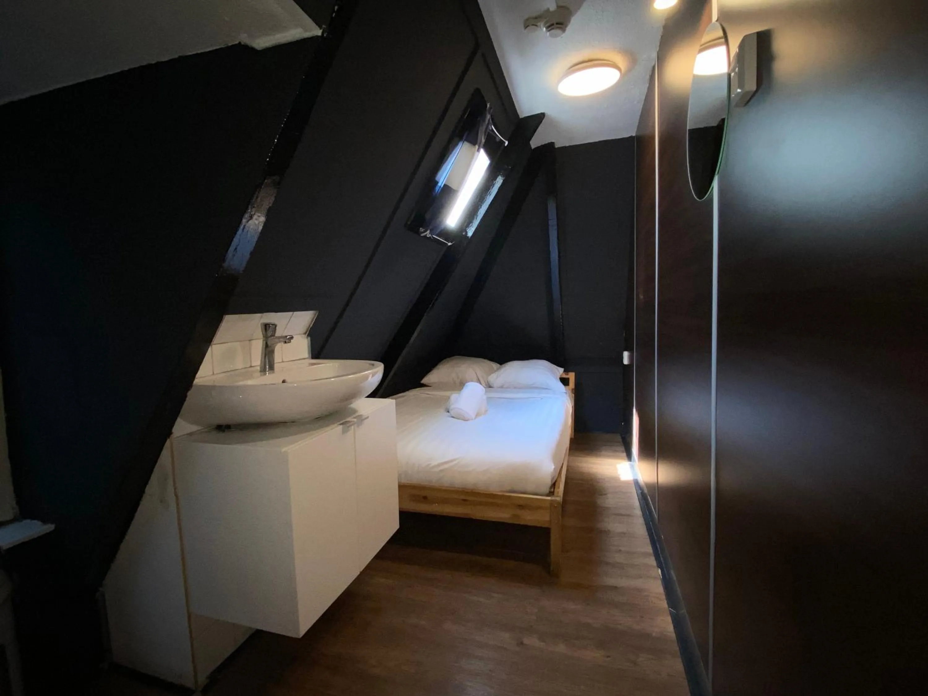 Bedroom, Bed in Hostel Utopia