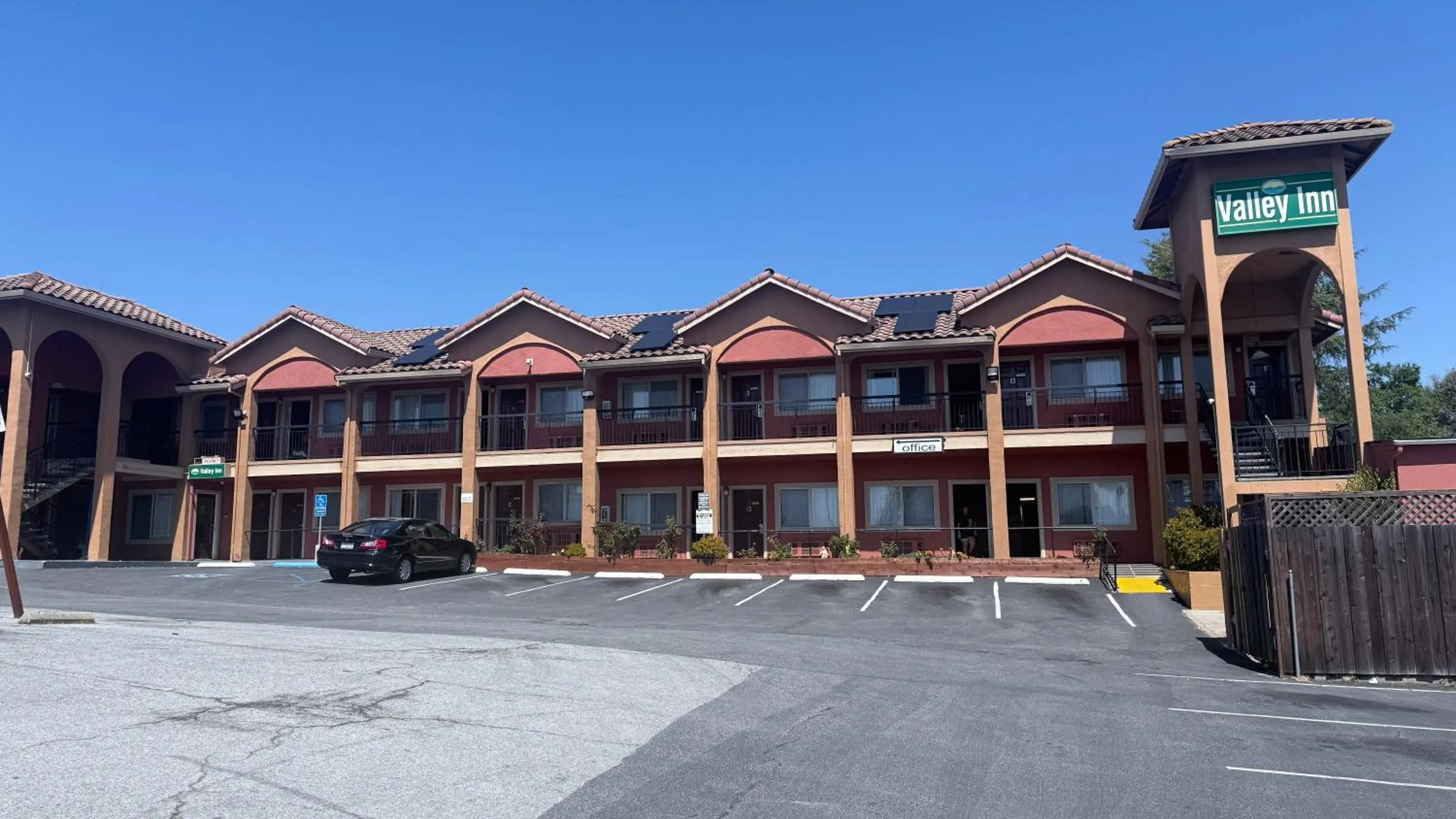 Property building in Valley Inn