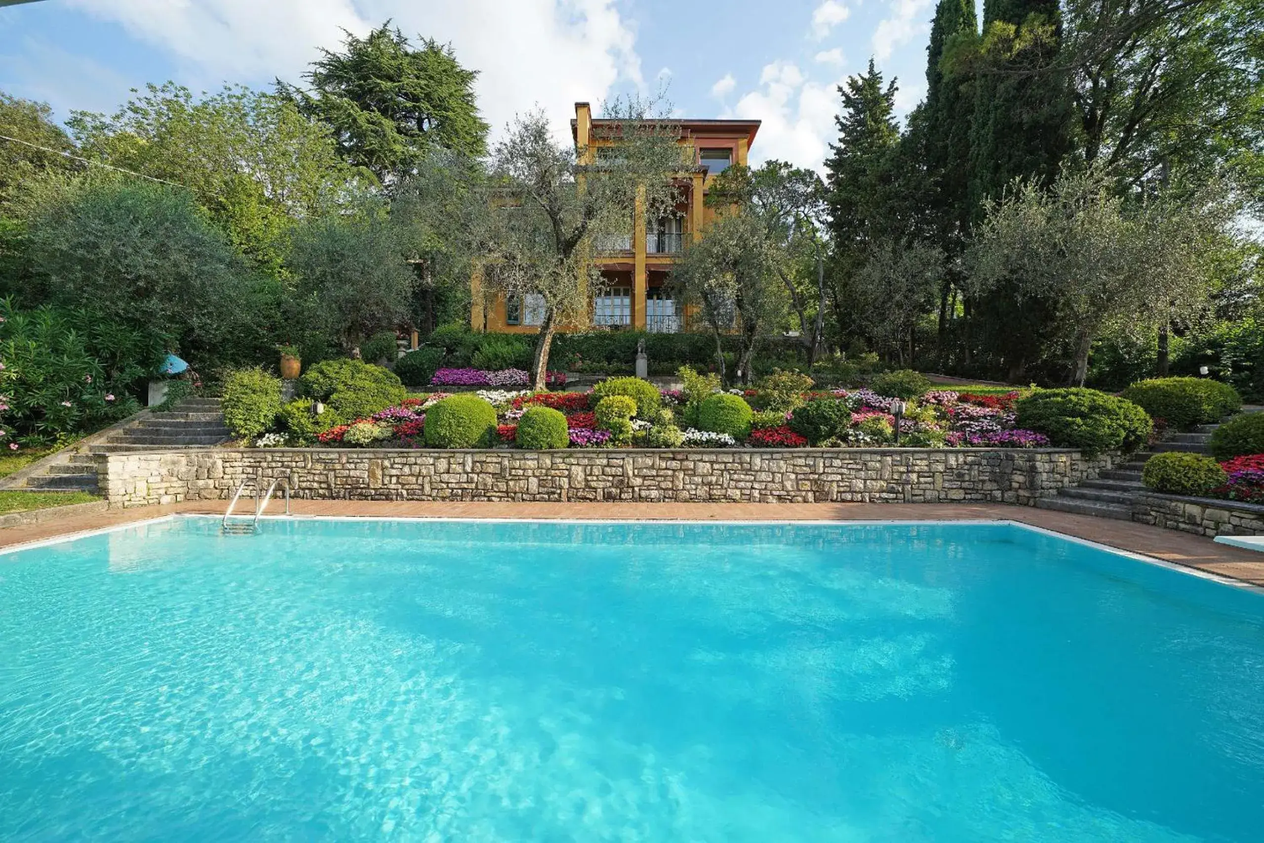 Villa Vibe Luce, beautiful period villa with private pool and lake view Villa Vibe Luce, beautiful period villa with private pool and lake view