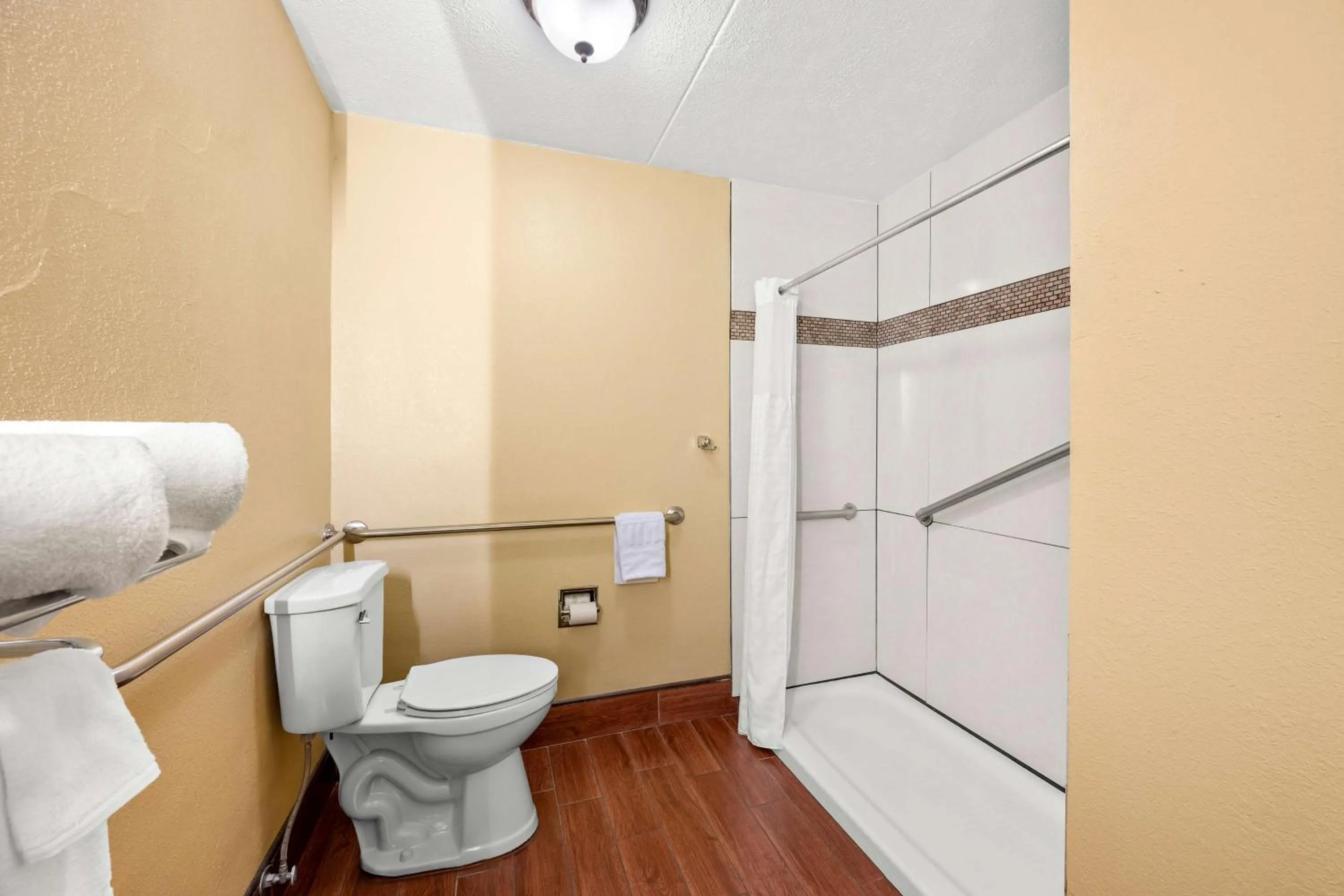 Bathroom in Best Western Corbin Inn