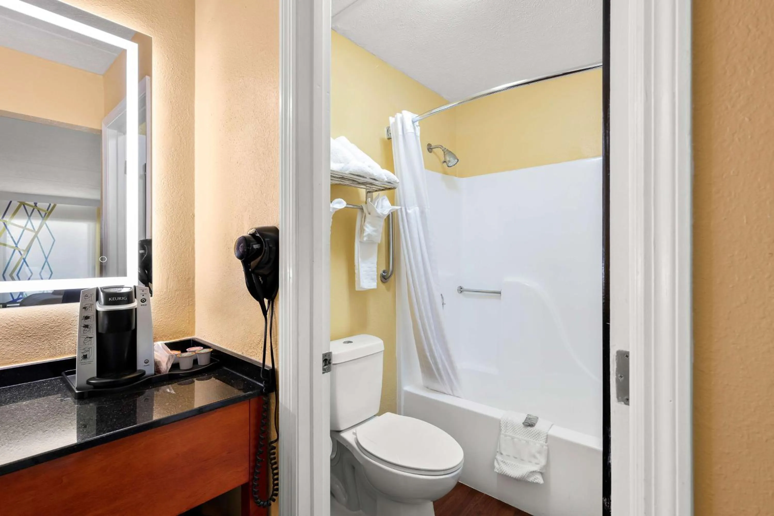 Bathroom in Best Western Corbin Inn