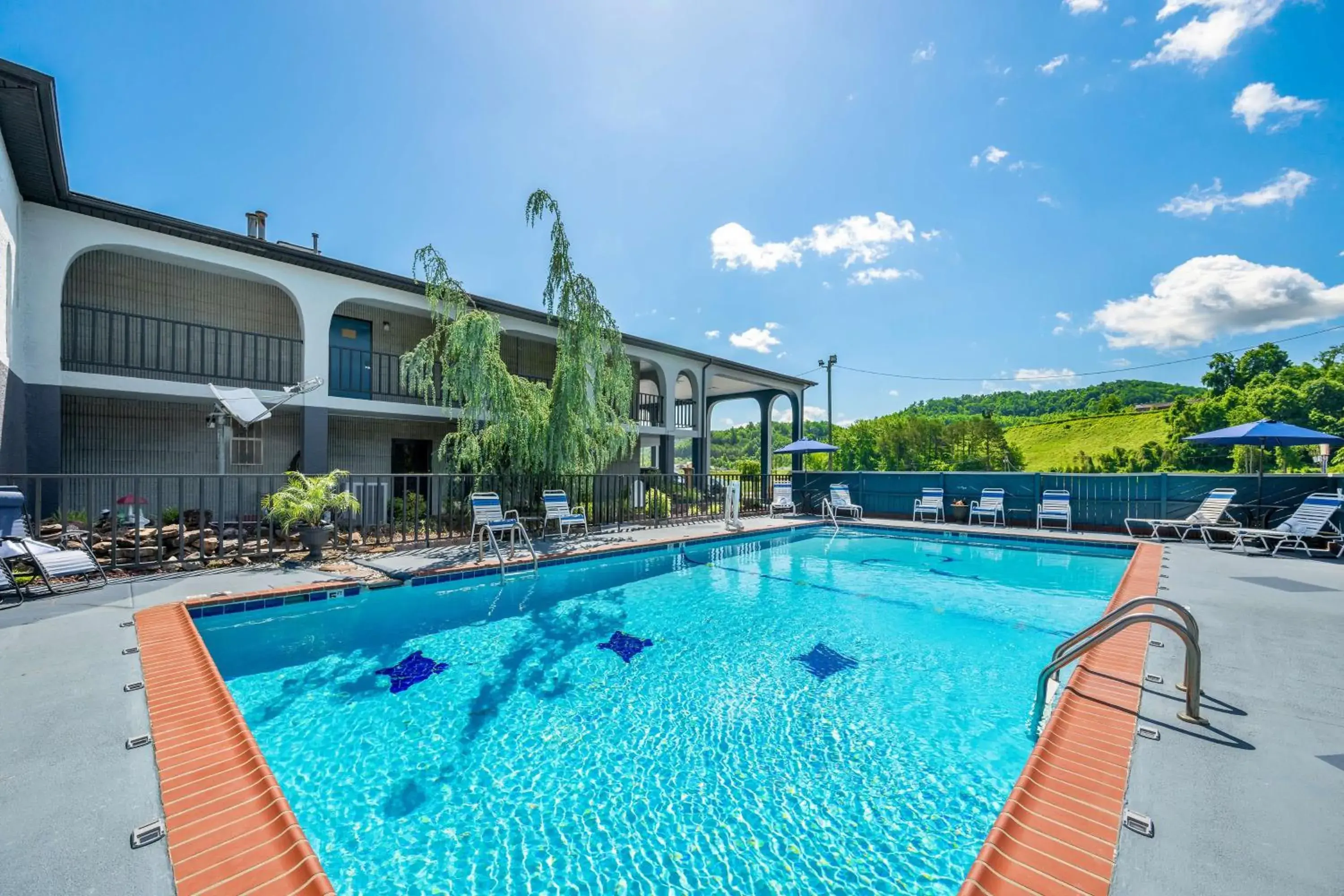 Pool view in Best Western Corbin Inn Pool view in Best Western Corbin Inn