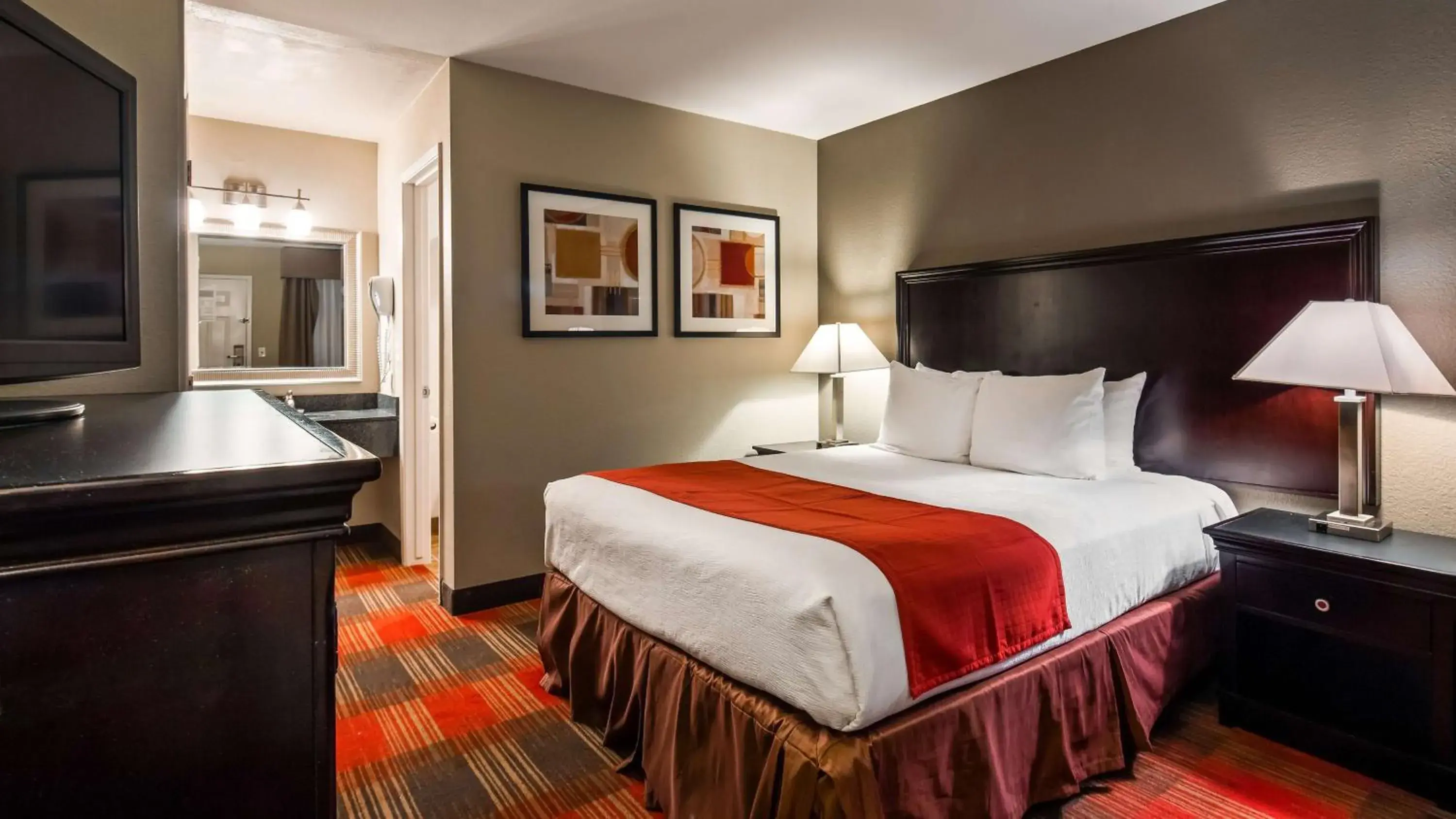 Bedroom, Bed in Best Western Willows Inn Bedroom, Bed in Best Western Willows Inn