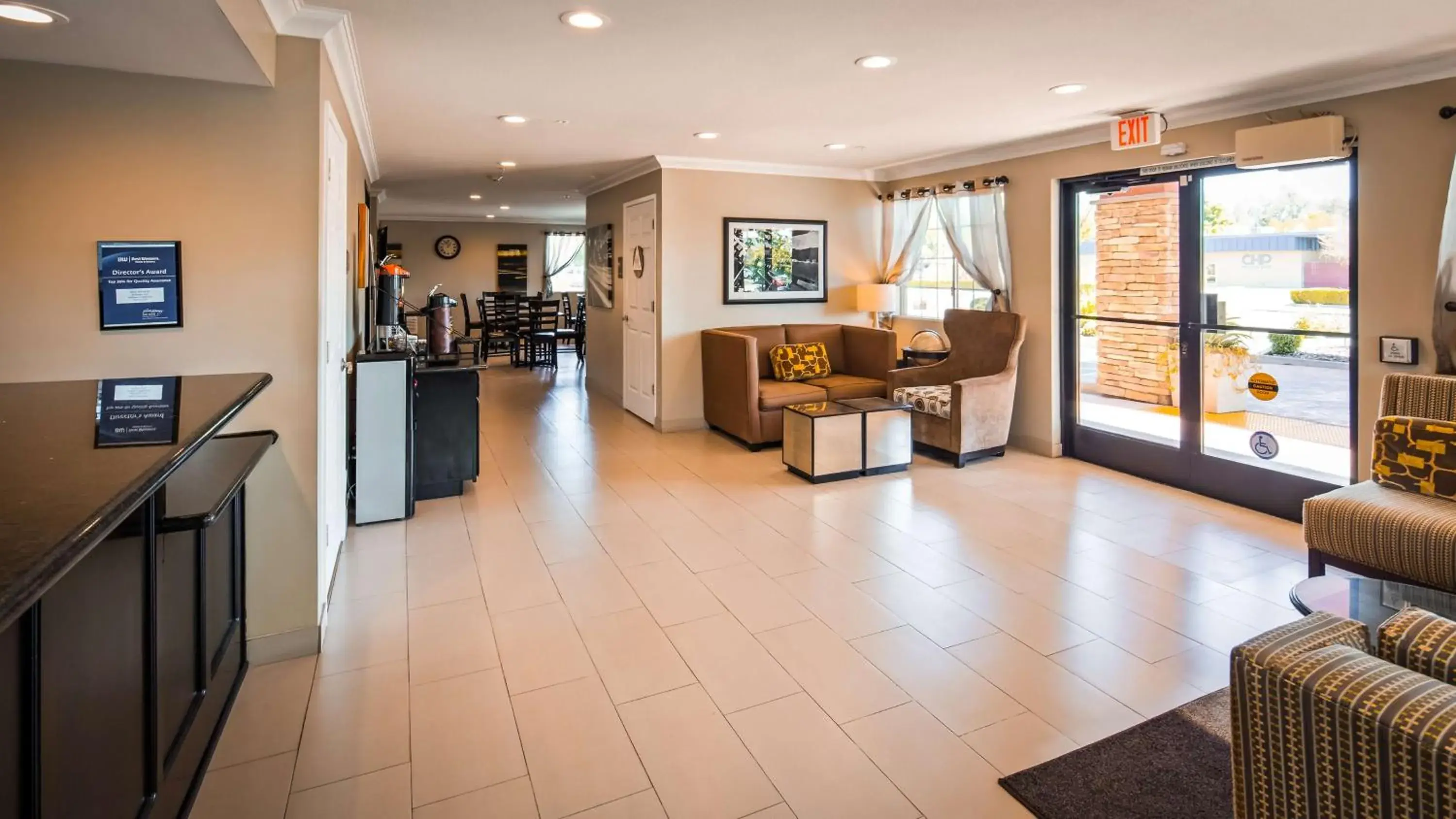 Lobby or reception in Best Western Willows Inn Lobby or reception in Best Western Willows Inn