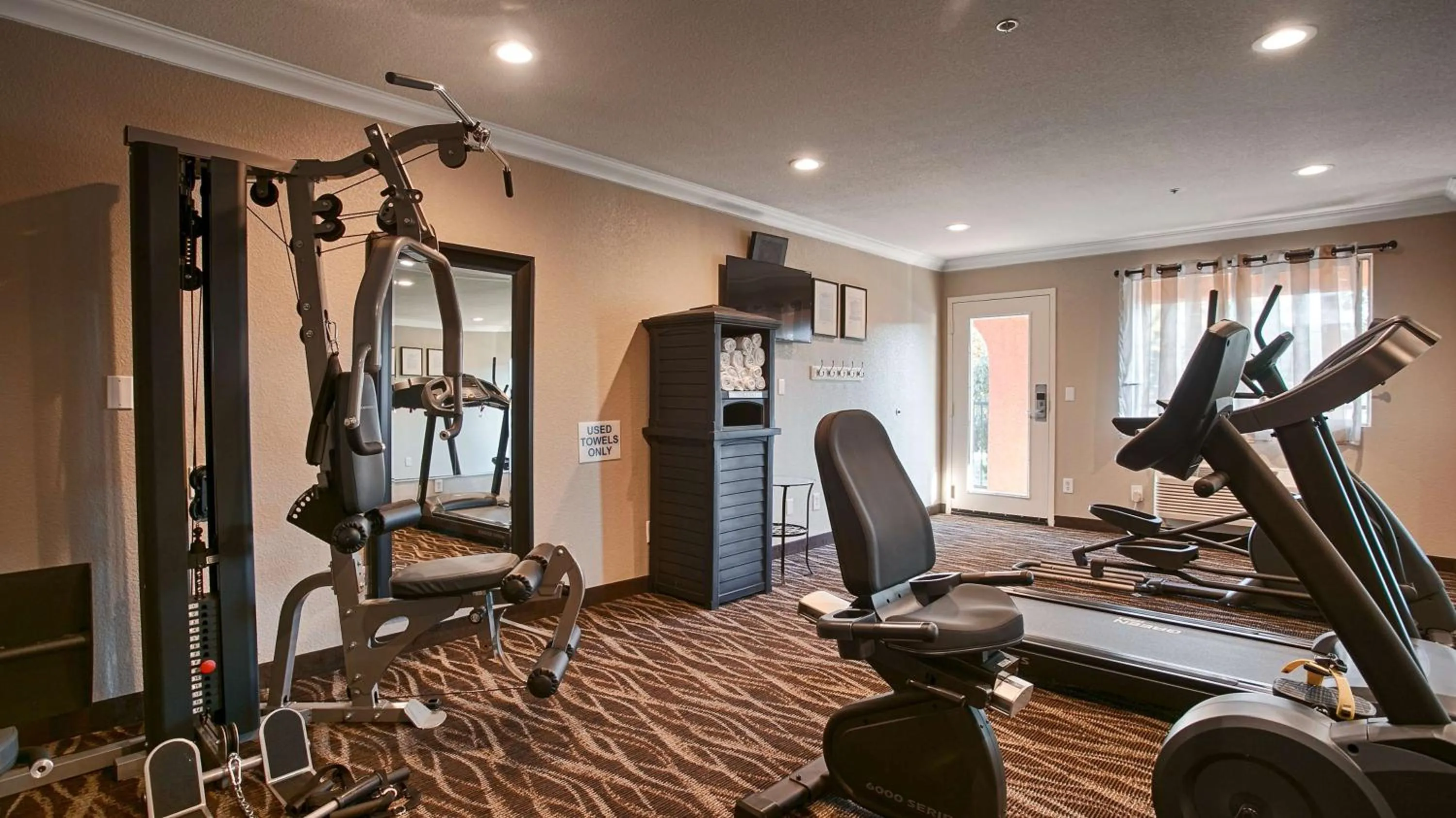 Fitness centre/facilities in Best Western Willows Inn